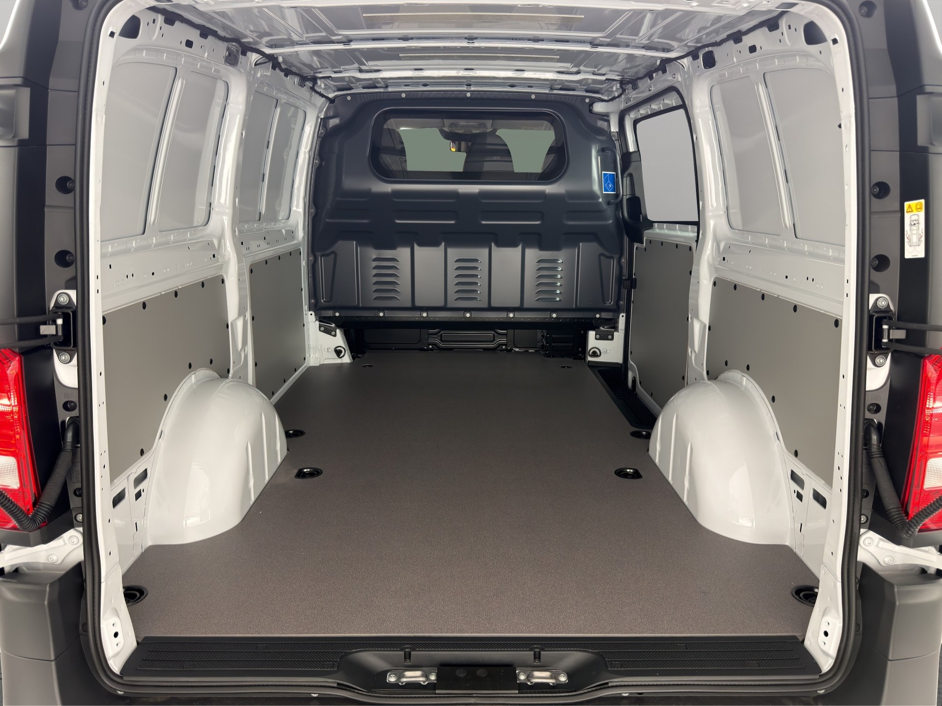 MERCEDES-BENZ Vito 114 Kaw. L 2.0 CDI Pro Worker 4Matic-image-5