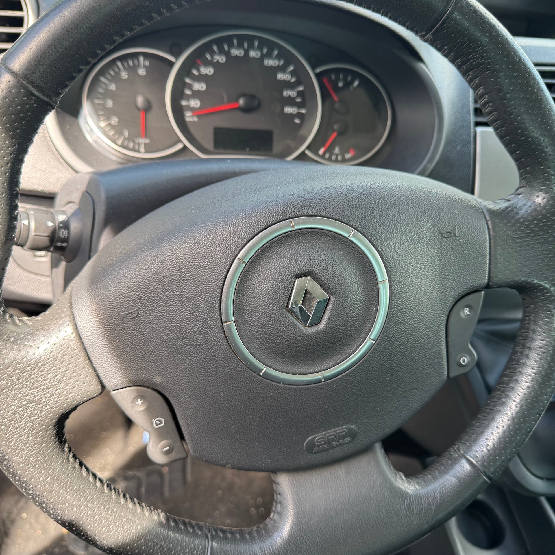 RENAULT Kangoo 1.6 16V Happy Family Automatic-image-11