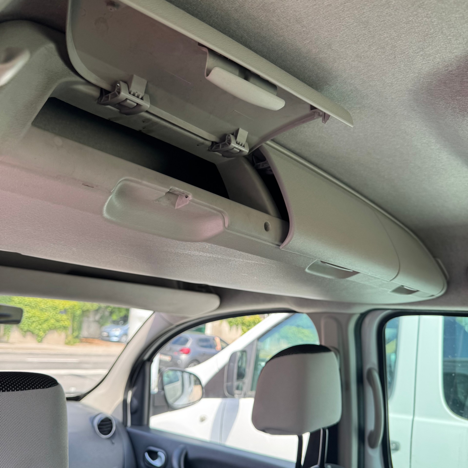 RENAULT Kangoo 1.6 16V Happy Family Automatic-image-7