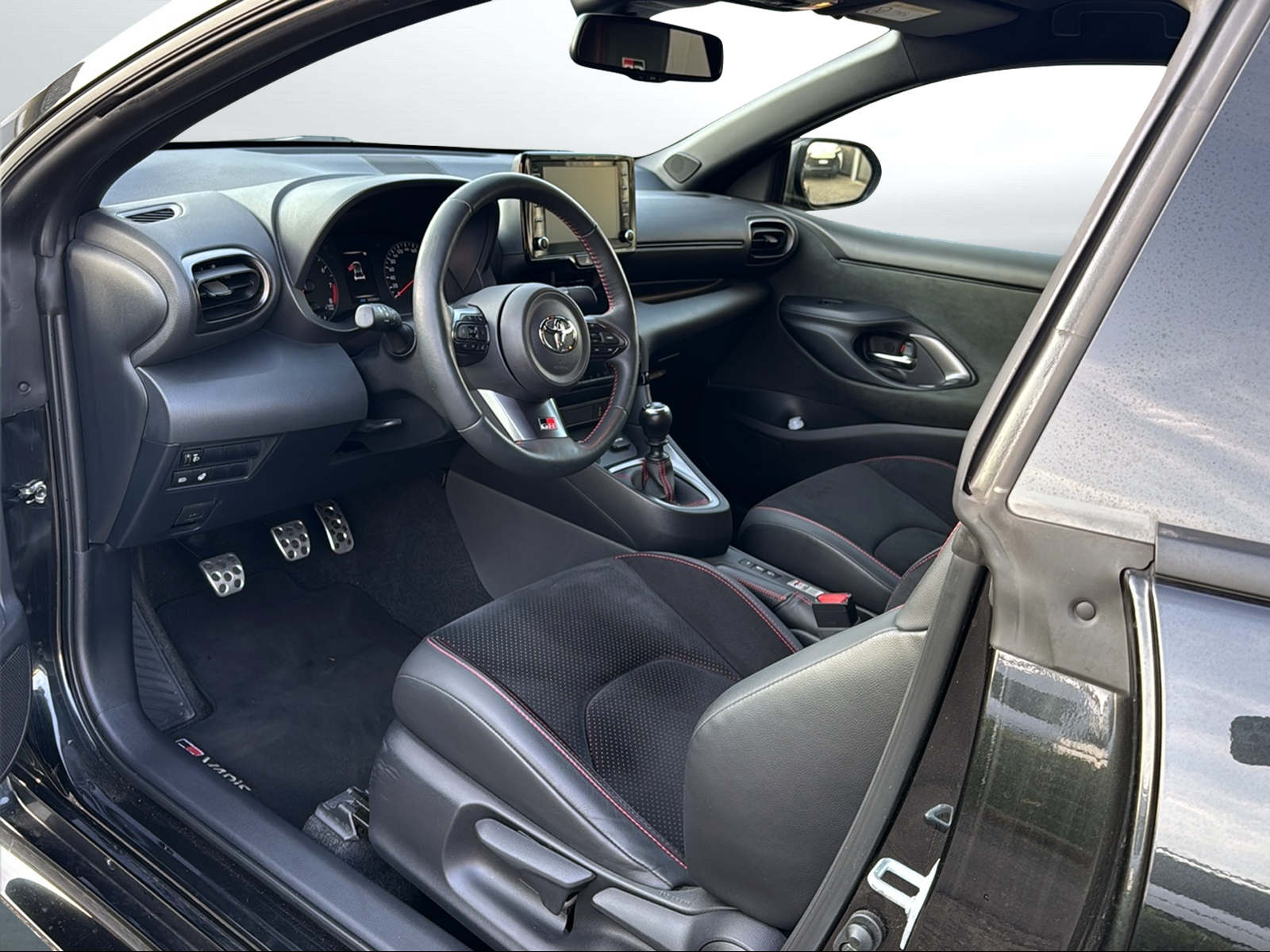 TOYOTA GR Yaris 1.6 Turbo Sport 4x4-image-5