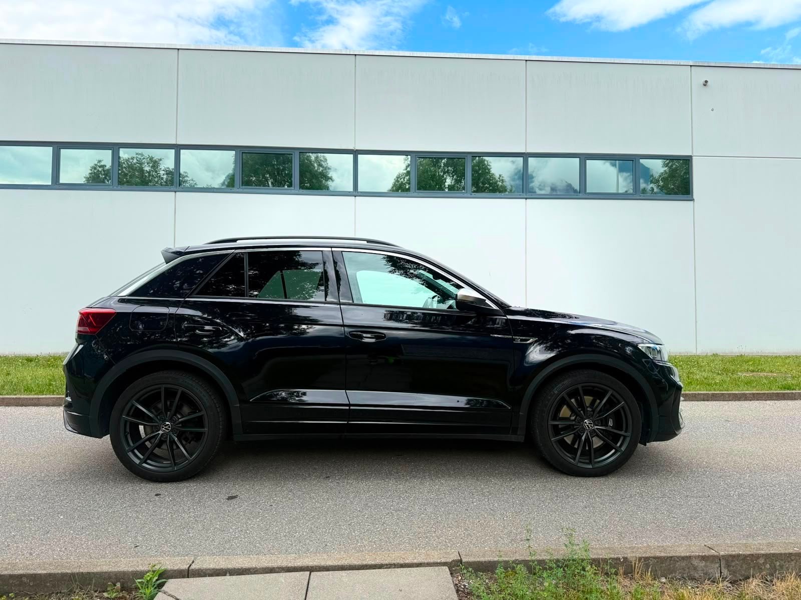 VW T-Roc 2.0 TSI R DSG 4Motion-image-0