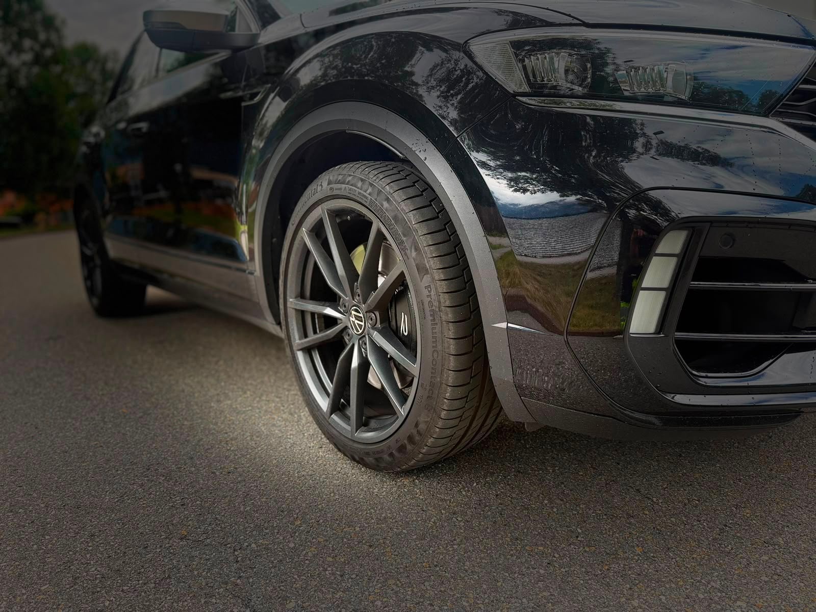 VW T-Roc 2.0 TSI R DSG 4Motion-image-4