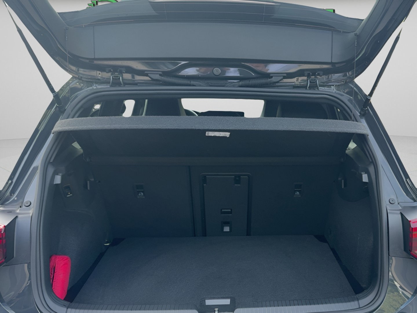 VW Golf 1.5 e TSI mHEV R-Line DSG-image-18