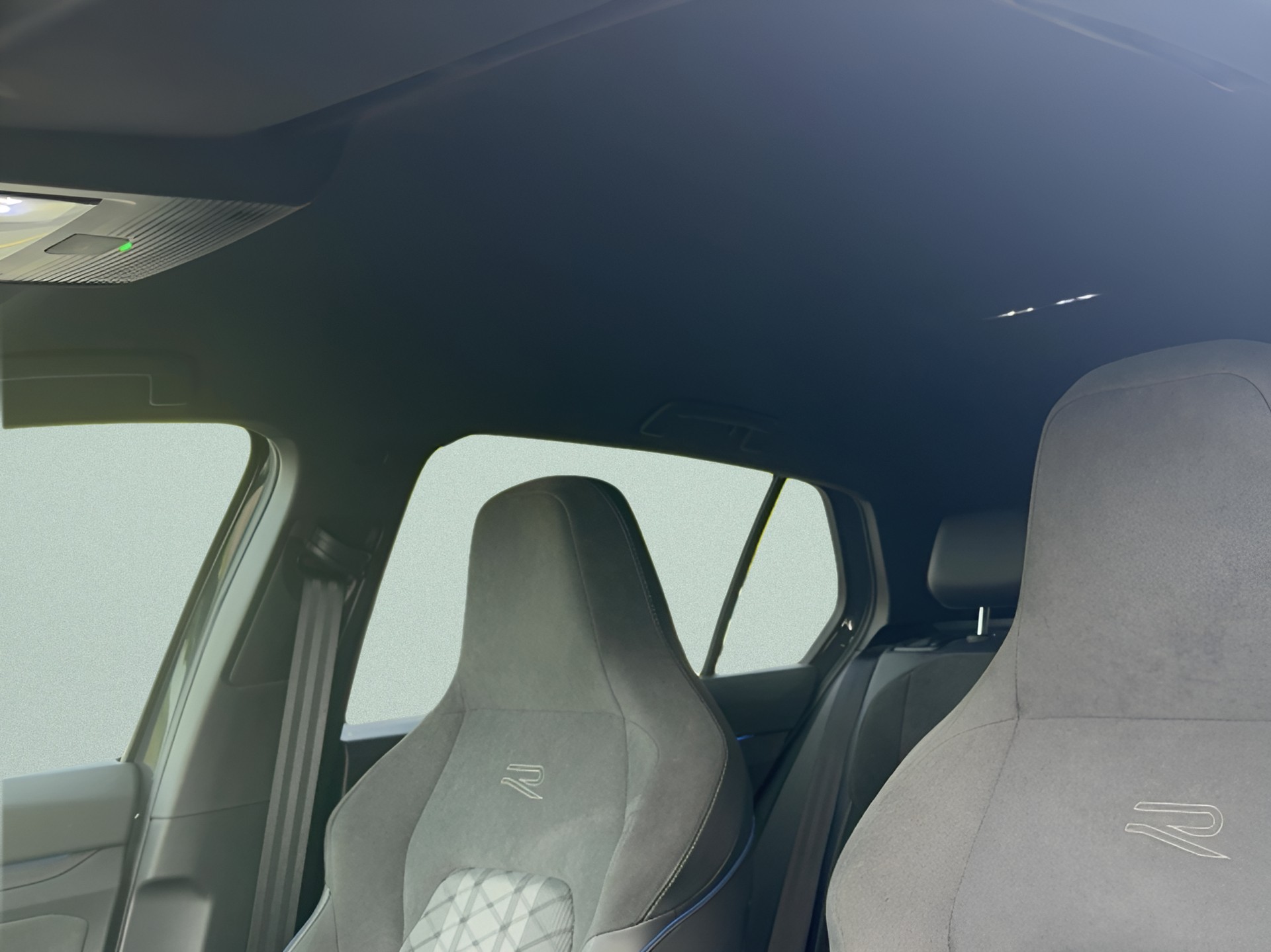 VW Golf 1.5 e TSI mHEV R-Line DSG-image-10