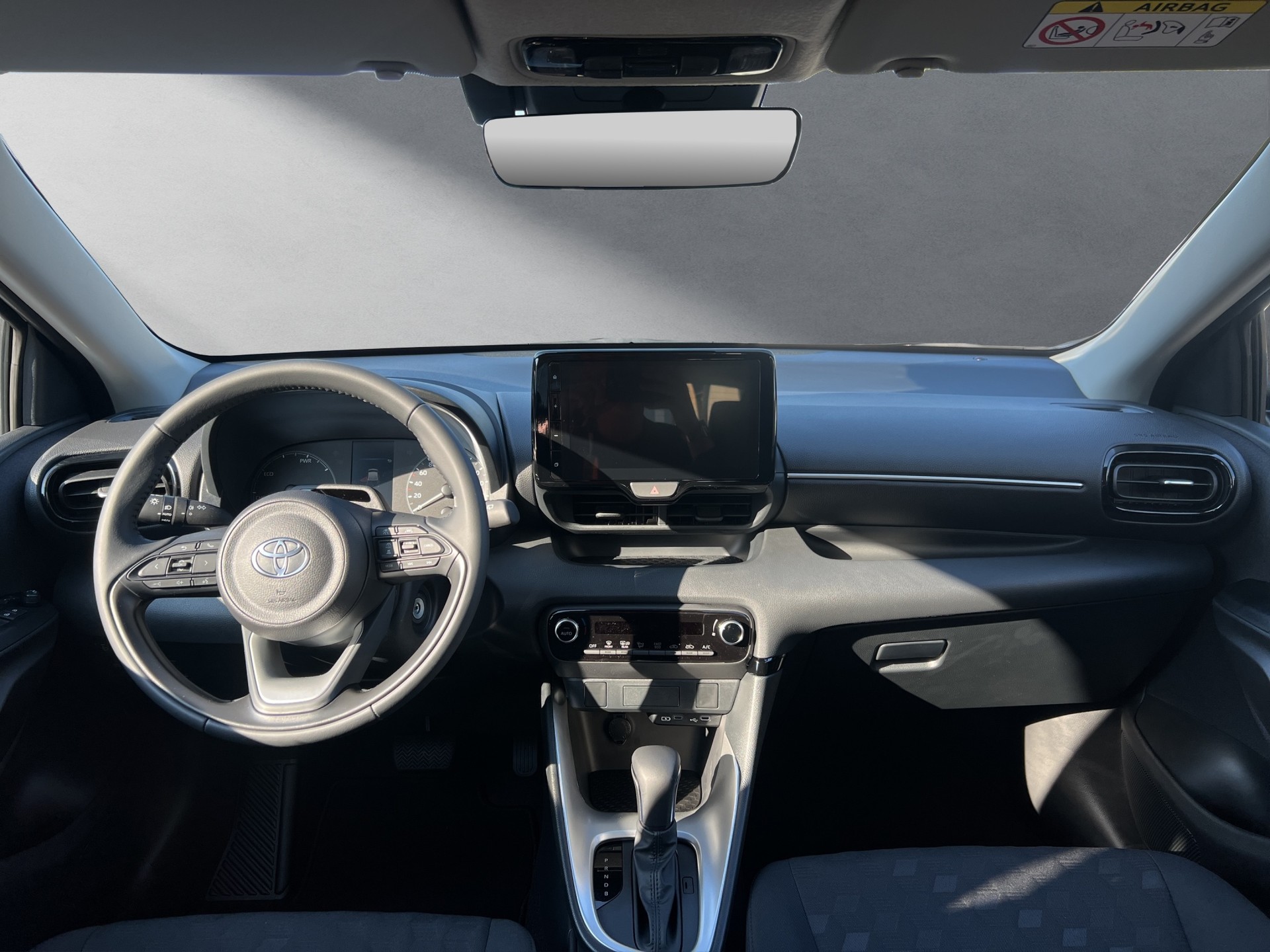 TOYOTA Yaris 1.5 VVT-i HSD Comfort-image-3