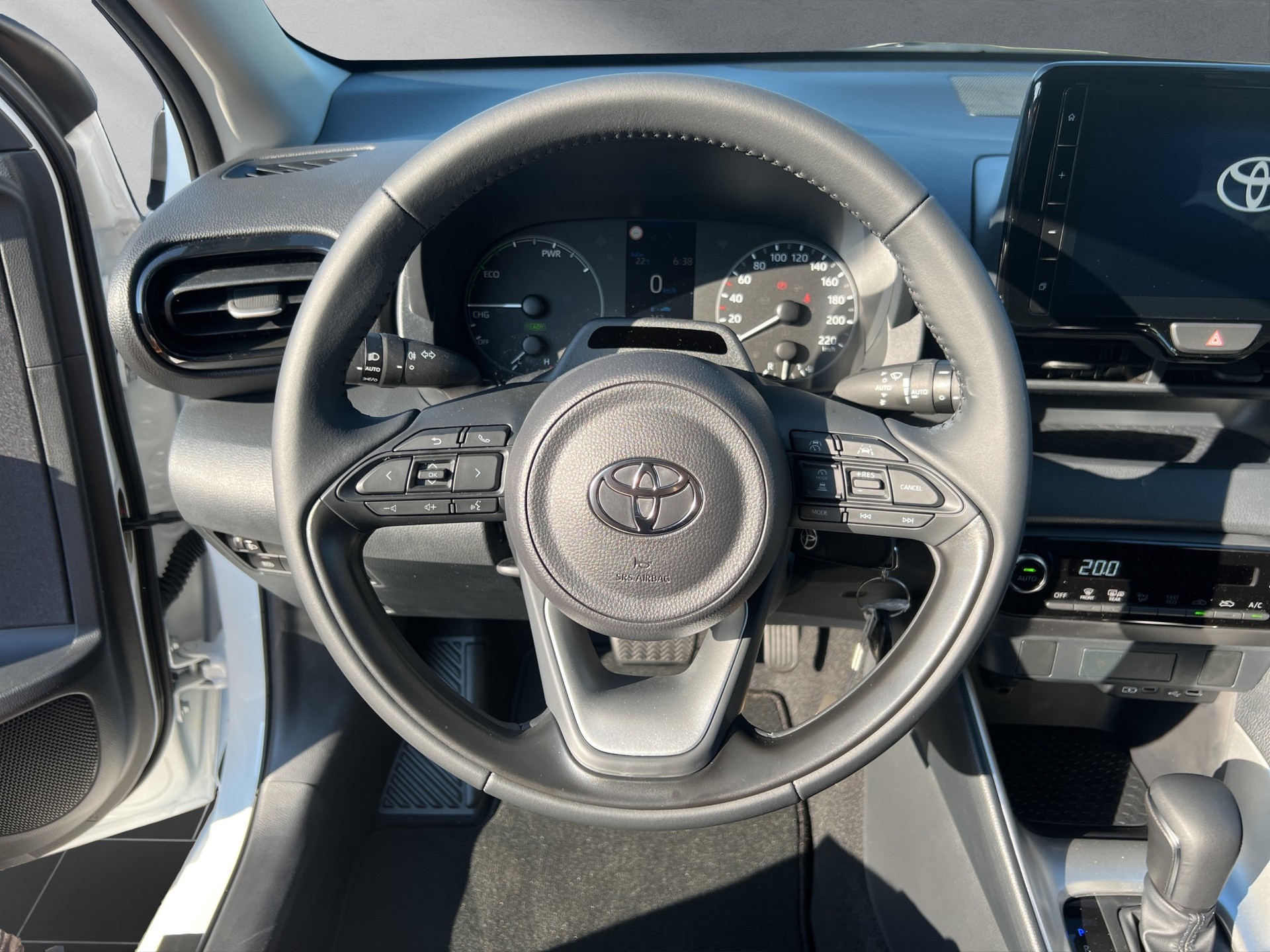 TOYOTA Yaris 1.5 VVT-i HSD Comfort-image-4