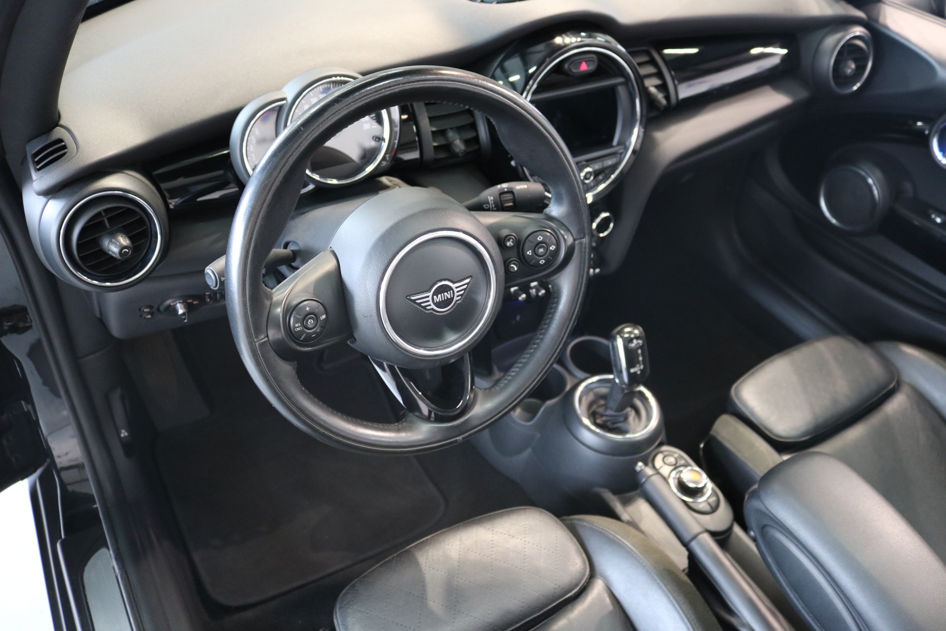 MINI Cooper S Cabriolet DKG-image-1