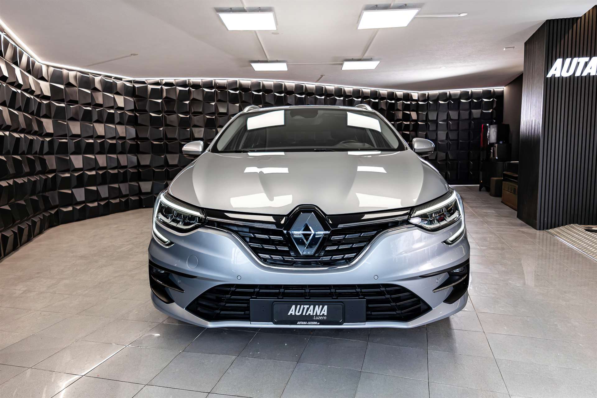 RENAULT Mégane Grandtour 1.3 16V Intens EDC-image-3