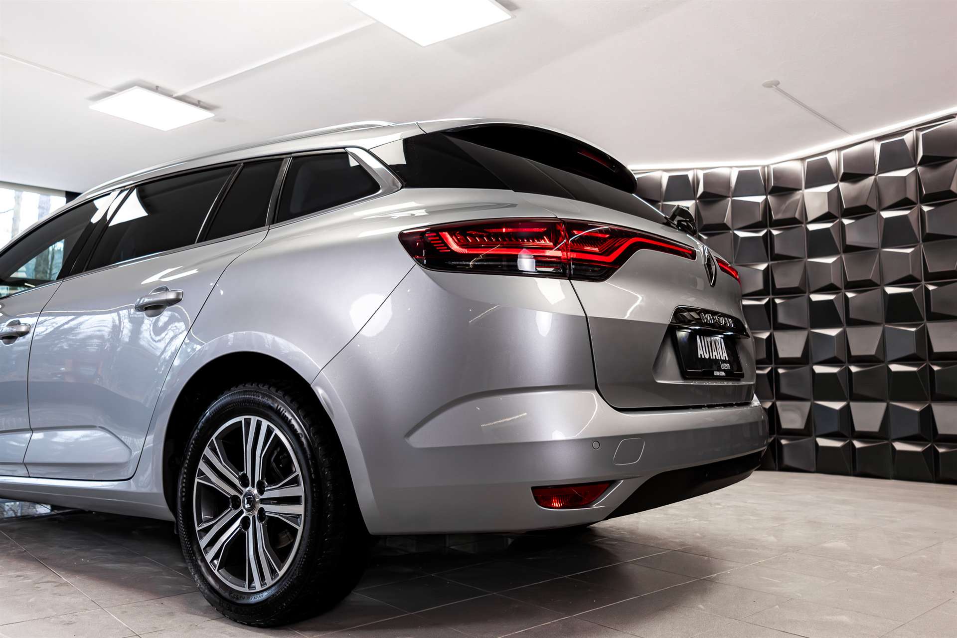 RENAULT Mégane Grandtour 1.3 16V Intens EDC-image-26