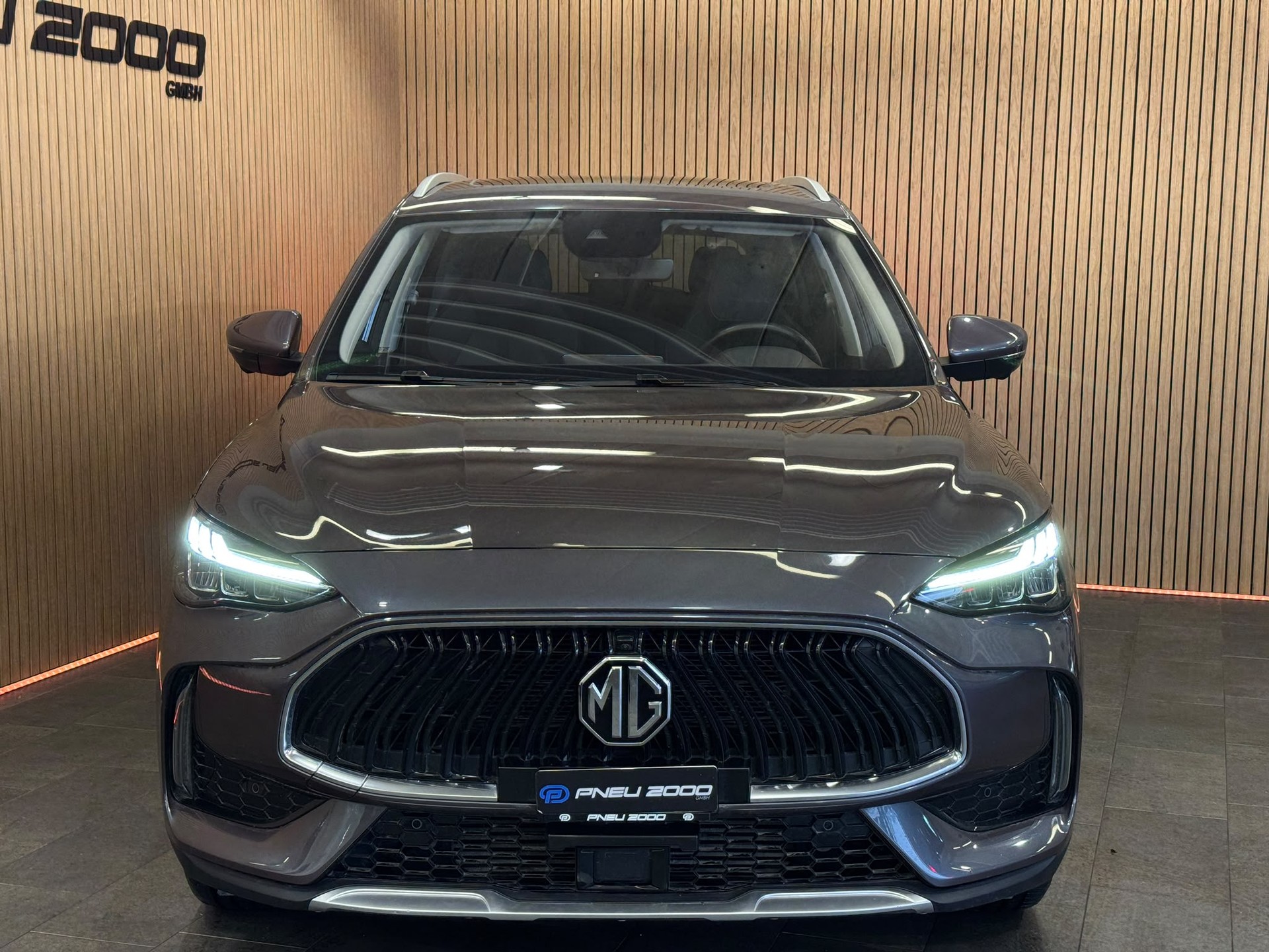 MG HS Luxury 1.5 T-image-2