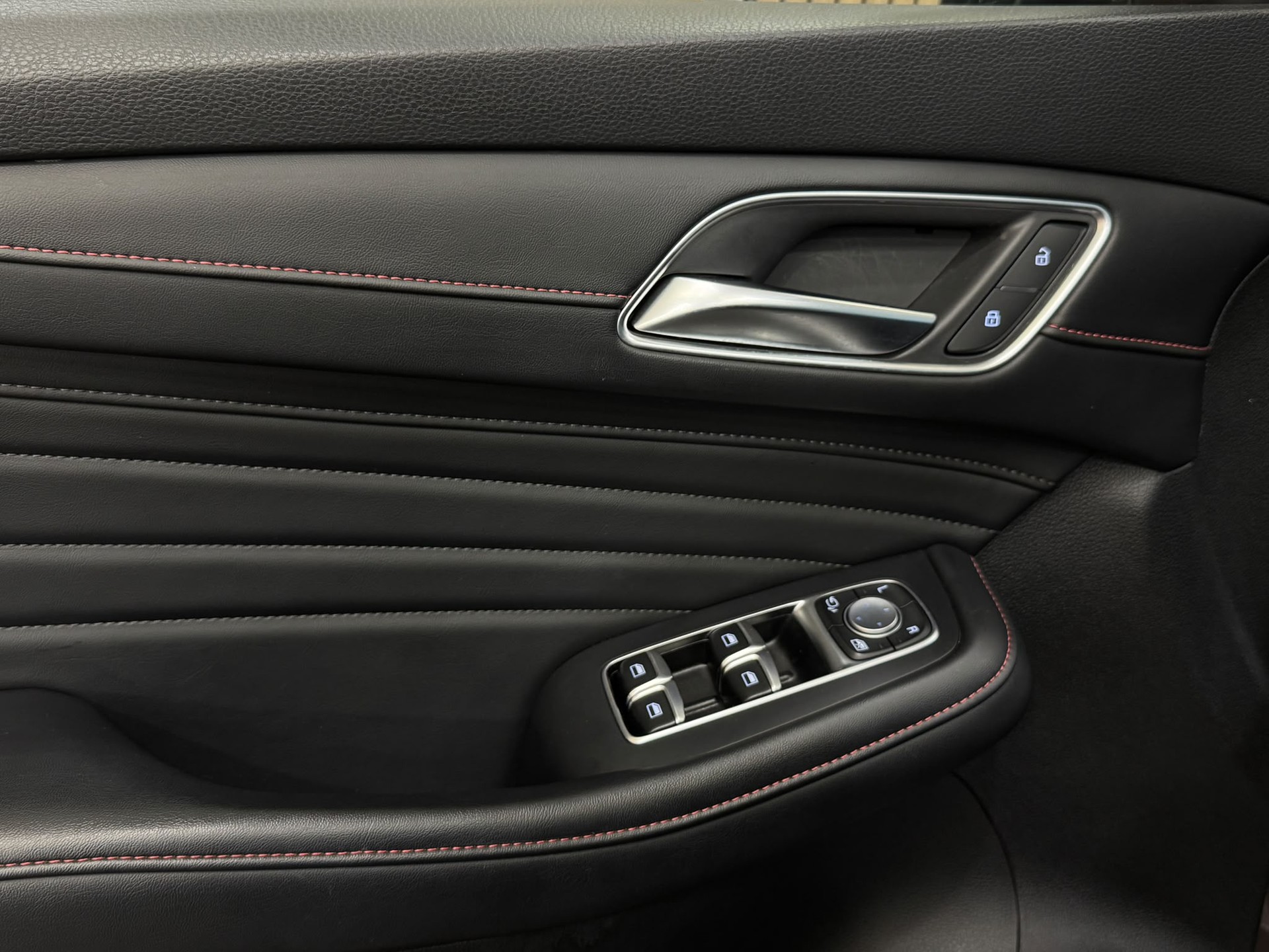 MG HS Luxury 1.5 T-image-9
