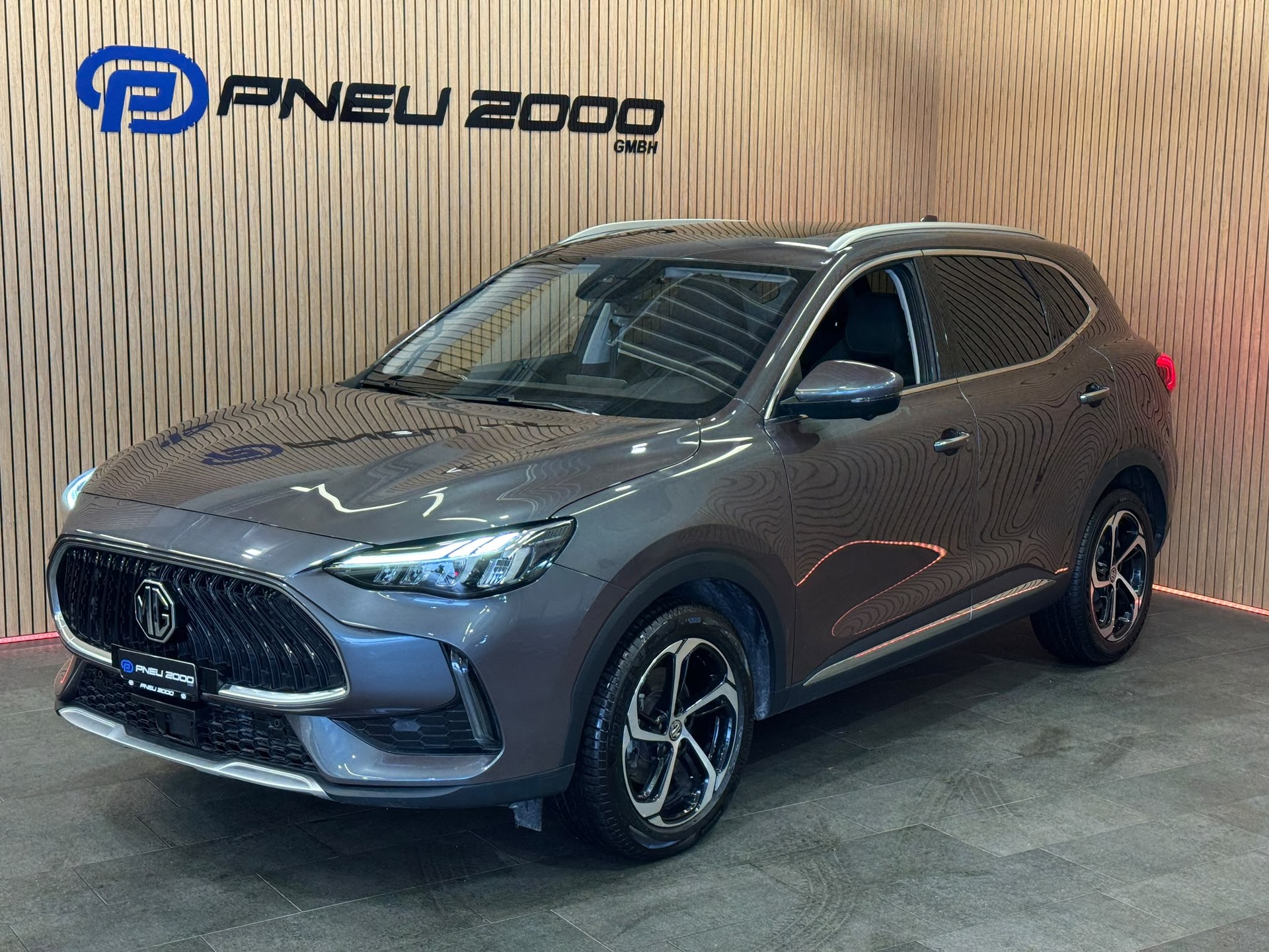 MG HS Luxury 1.5 T-image-0