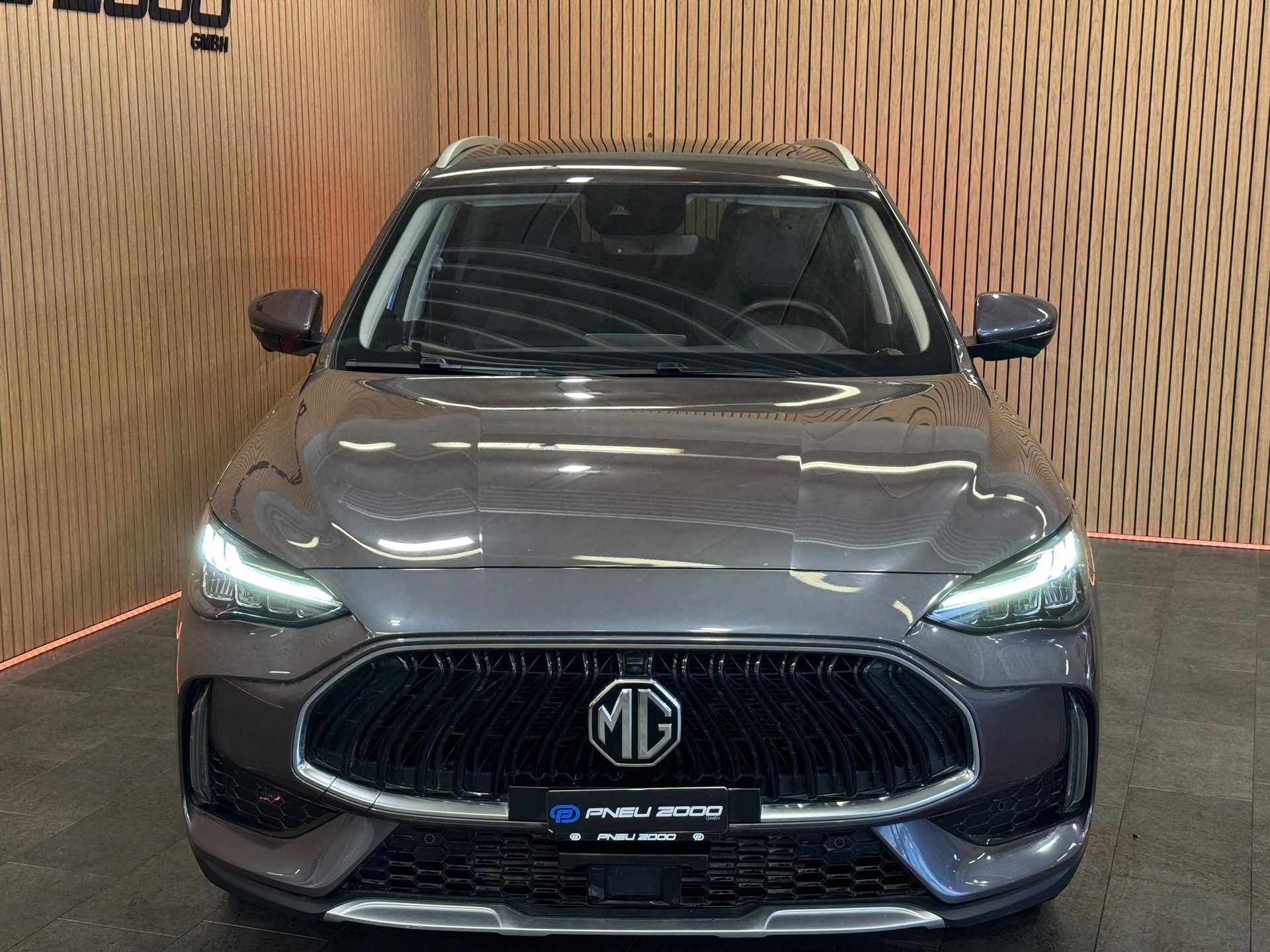 MG HS Luxury 1.5 T-image-1