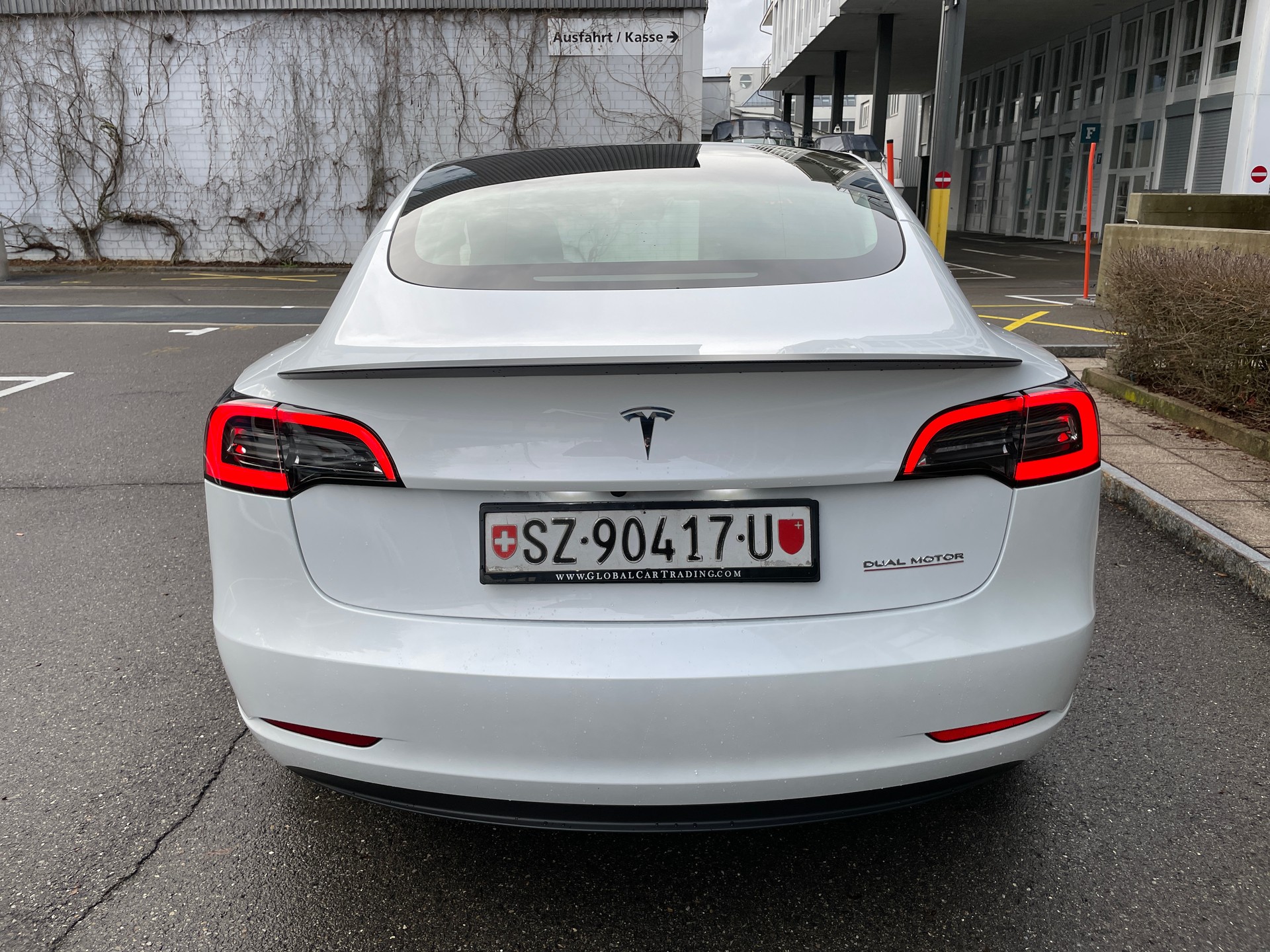 TESLA Model 3 Dual Motor Performance AWD-image-5