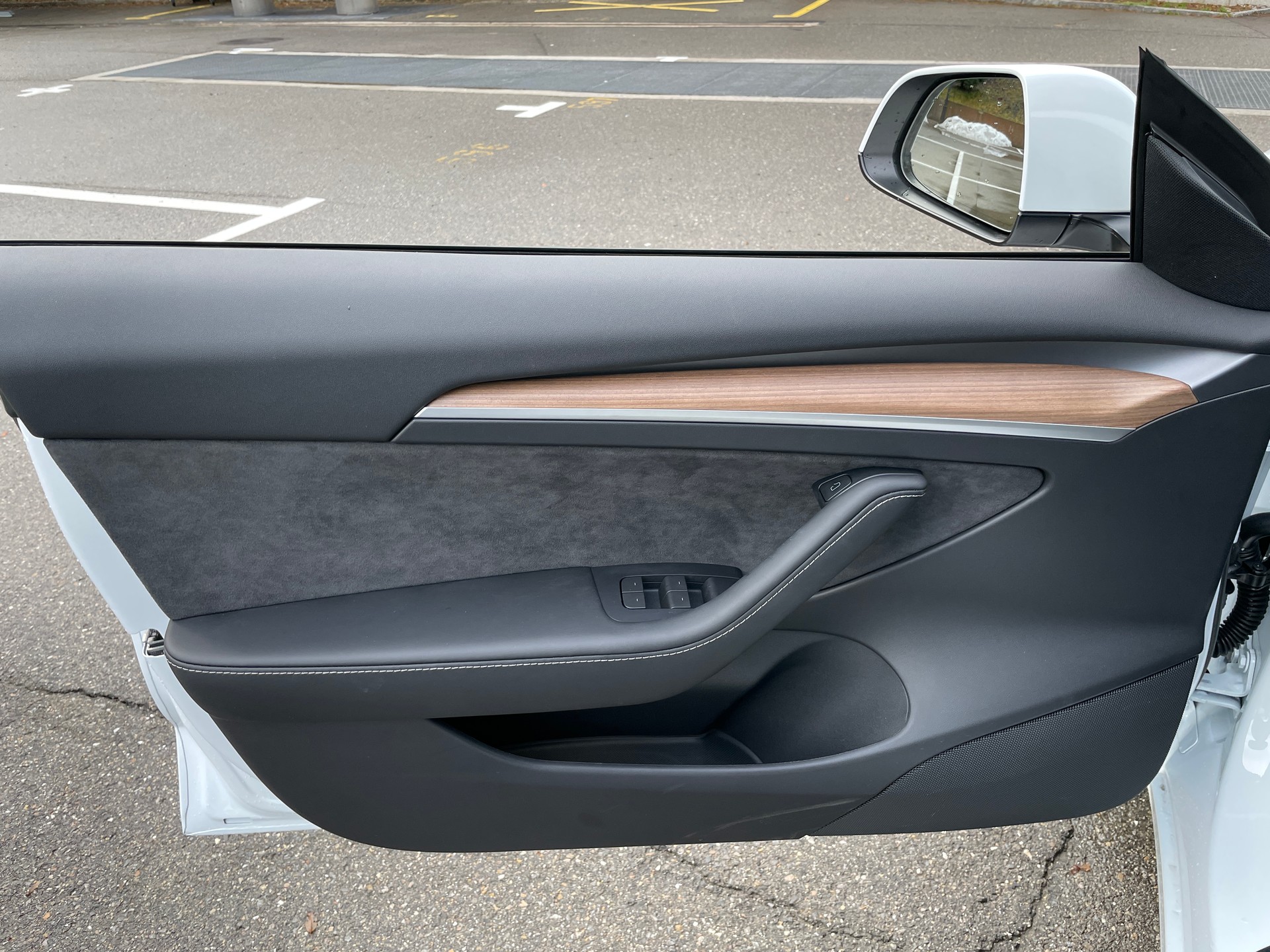 TESLA Model 3 Dual Motor Performance AWD-image-10