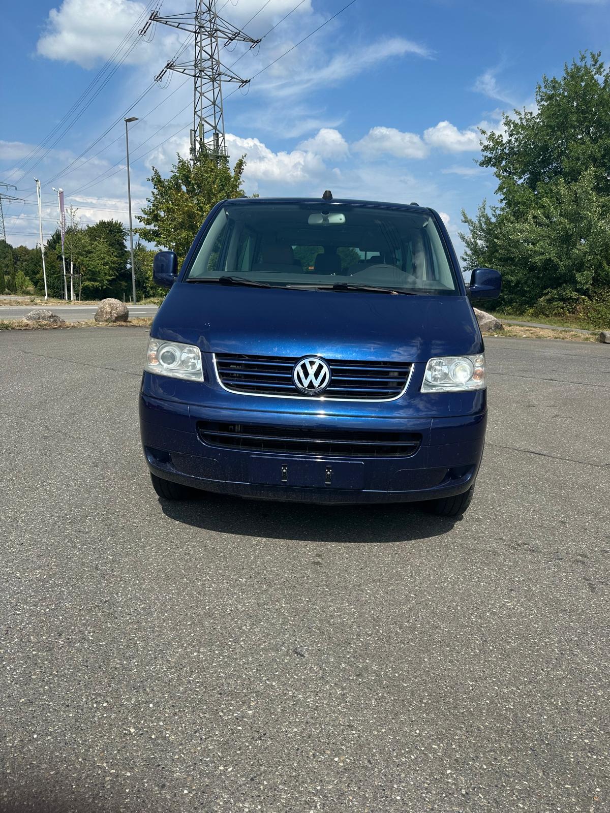 VW Caravelle-image-0