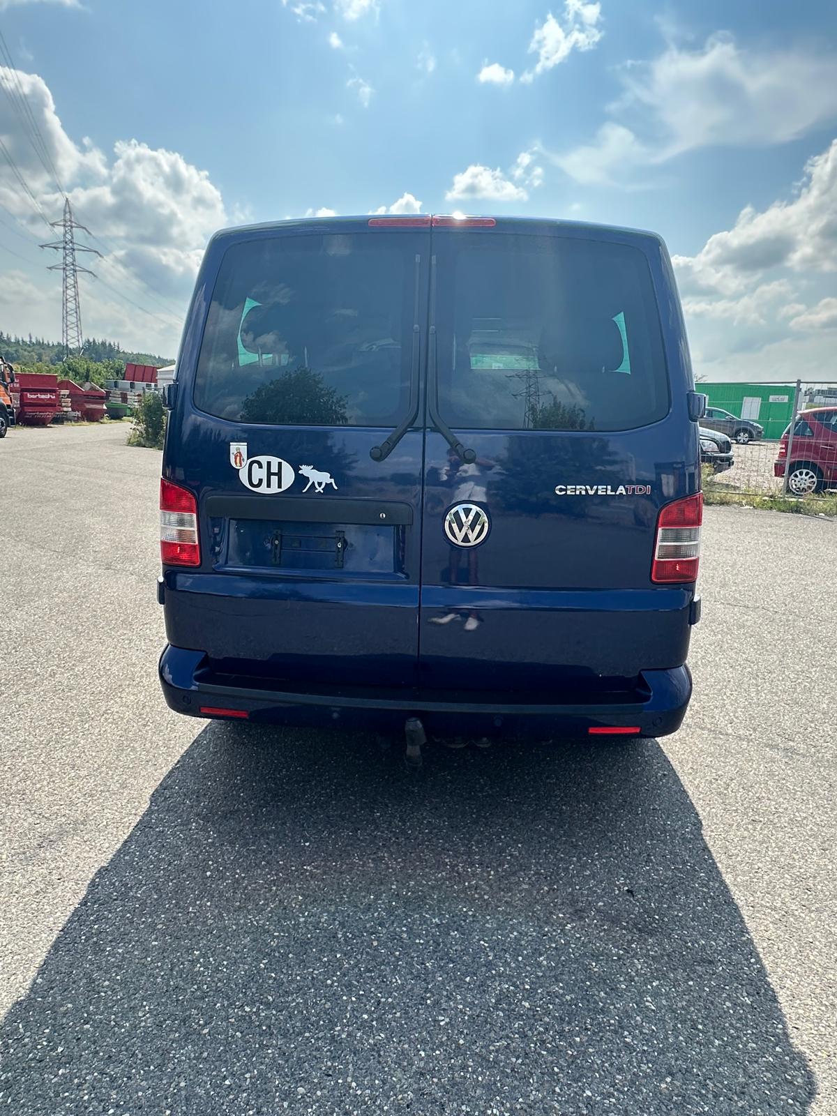 VW Caravelle-image-2