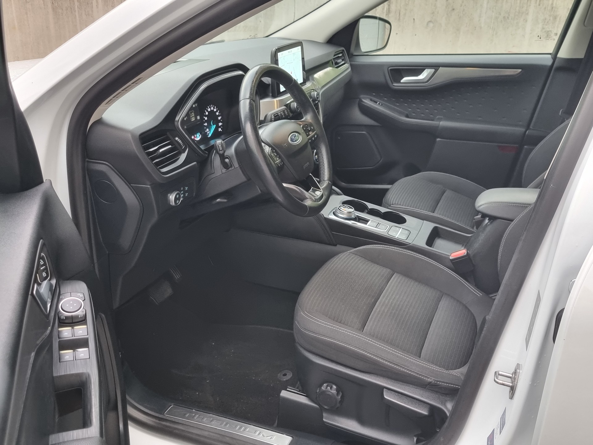 FORD Kuga 2.0 TDCi EcoBlue Titanium X 4WD-image-9