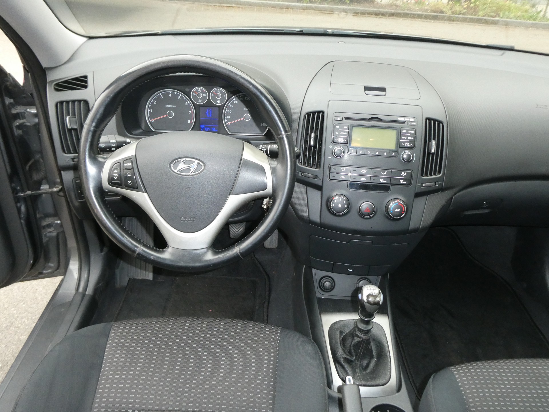 HYUNDAI i30 1.6 Style-image-11