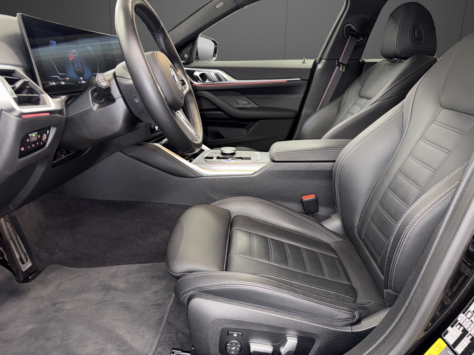 BMW i4 eDrive40 M SPORT-image-6