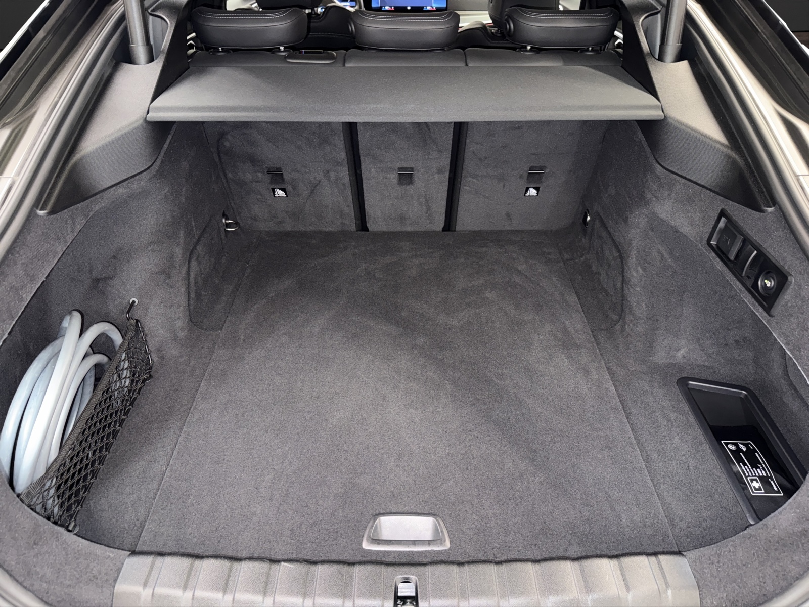 BMW i4 eDrive40 M SPORT-image-22