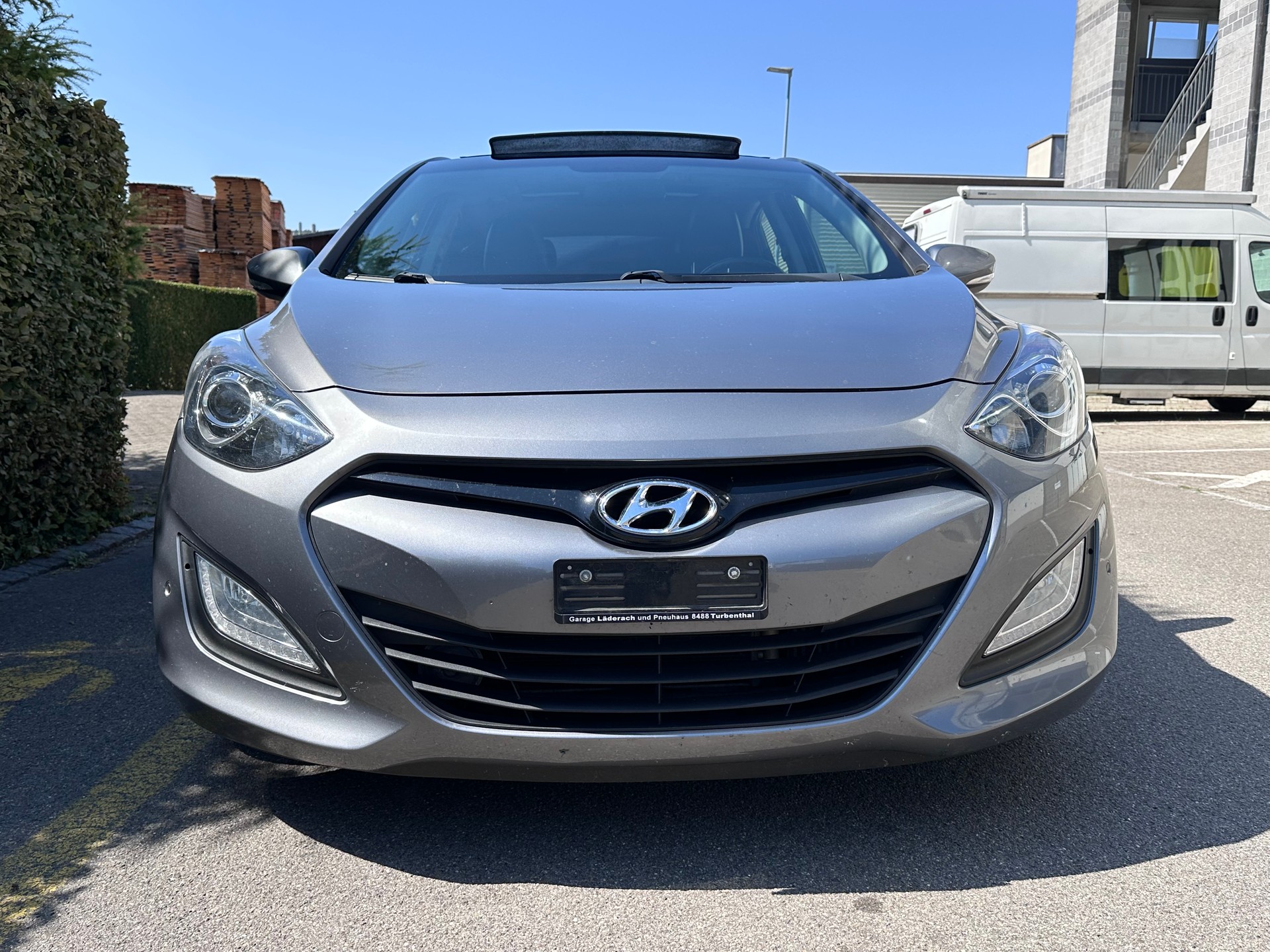 HYUNDAI i30 1.6 CRDi Style Automatic-image-4