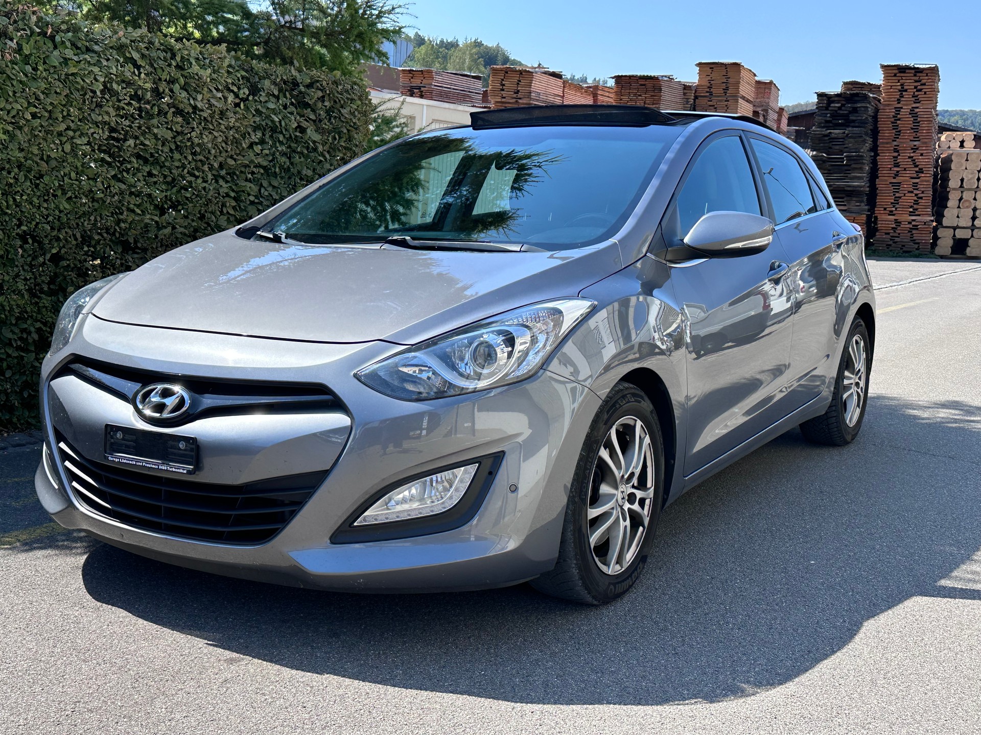 HYUNDAI i30 1.6 CRDi Style Automatic-image-0