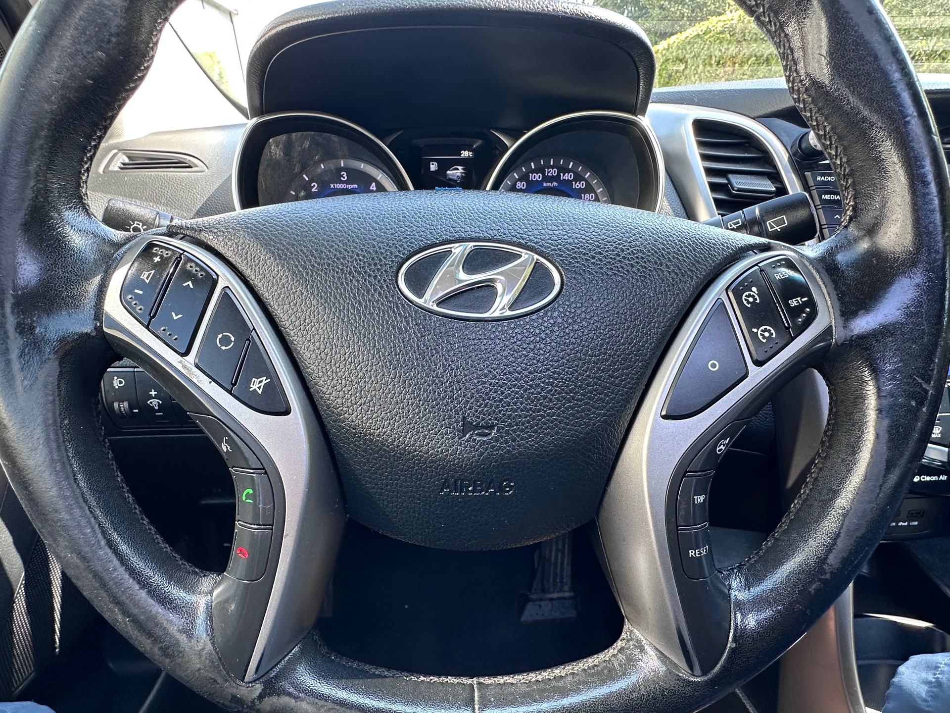 HYUNDAI i30 1.6 CRDi Style Automatic-image-11