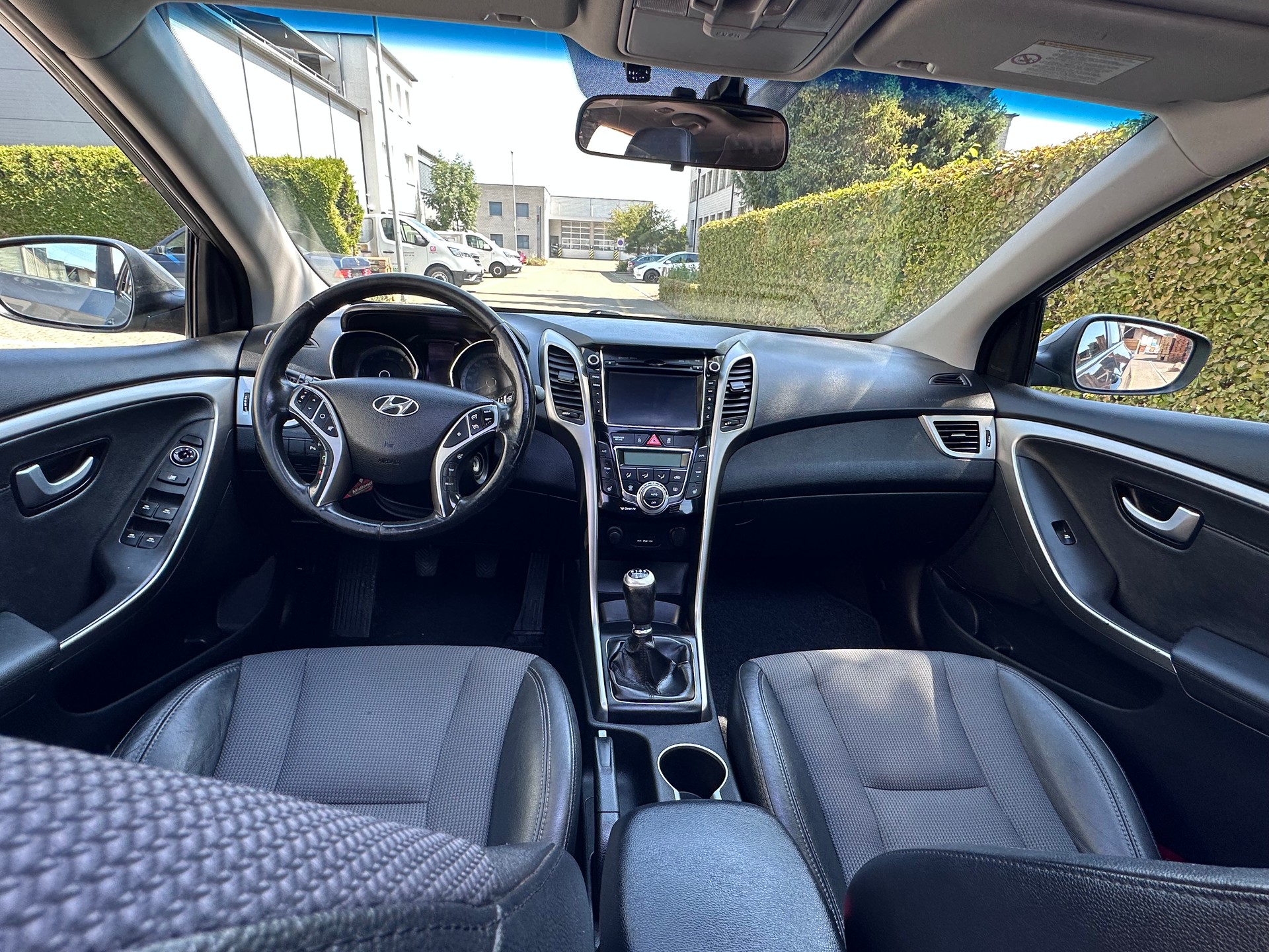 HYUNDAI i30 1.6 CRDi Style Automatic-image-15
