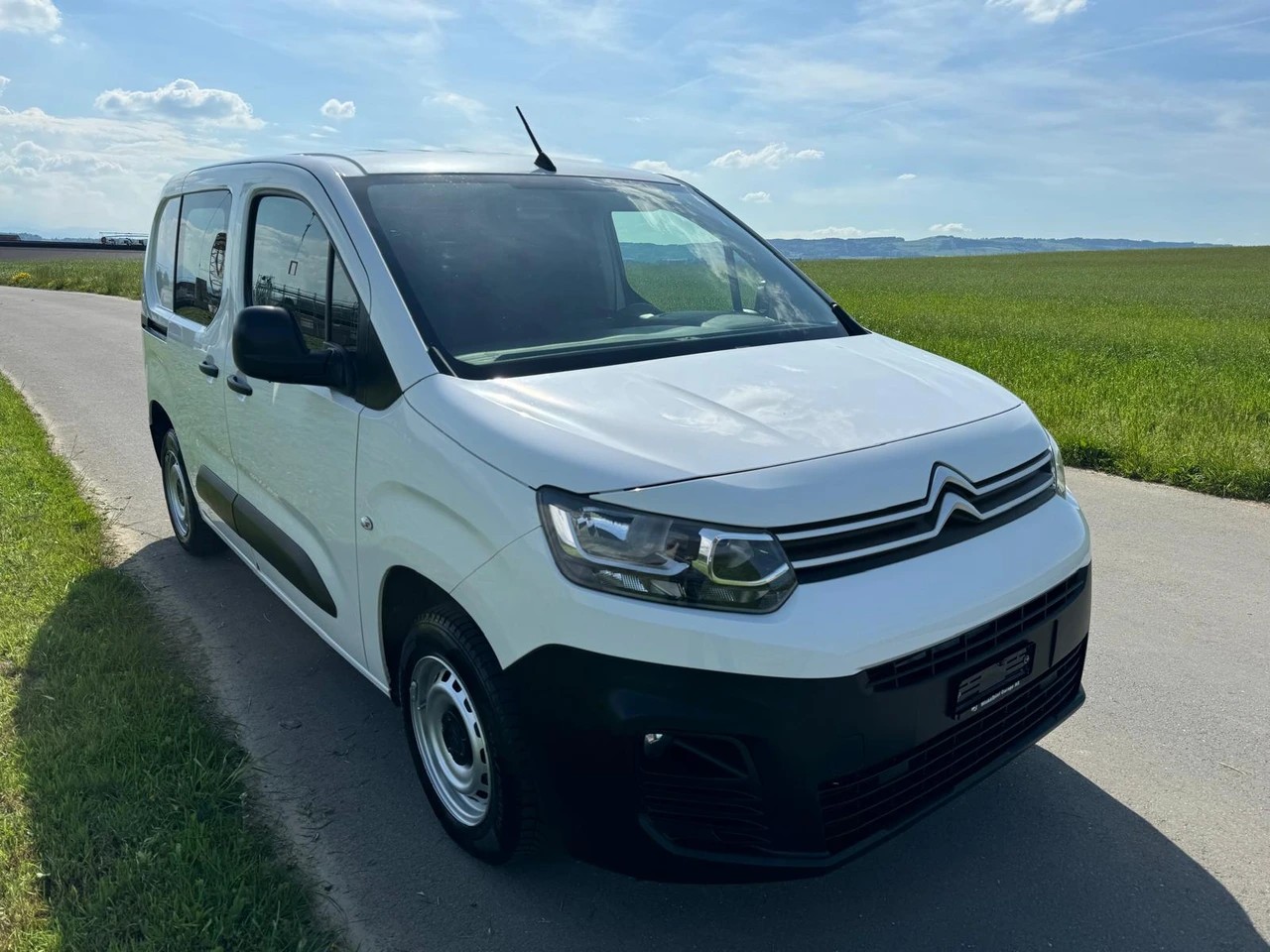 CITROEN Berlingo Van 1.6 Blue HDi 100 s/s Club 650kg-image-1