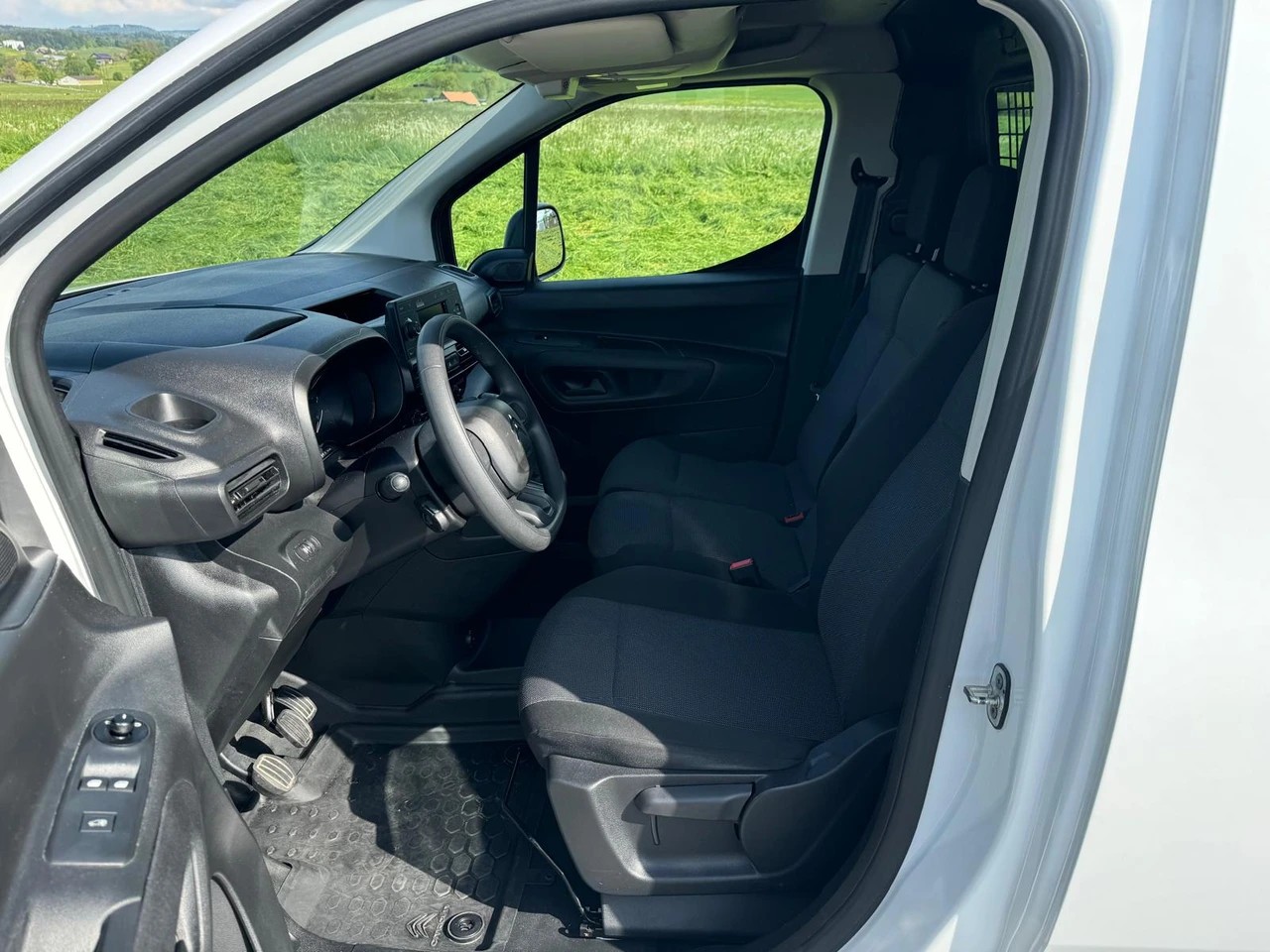 CITROEN Berlingo Van 1.6 Blue HDi 100 s/s Club 650kg-image-7