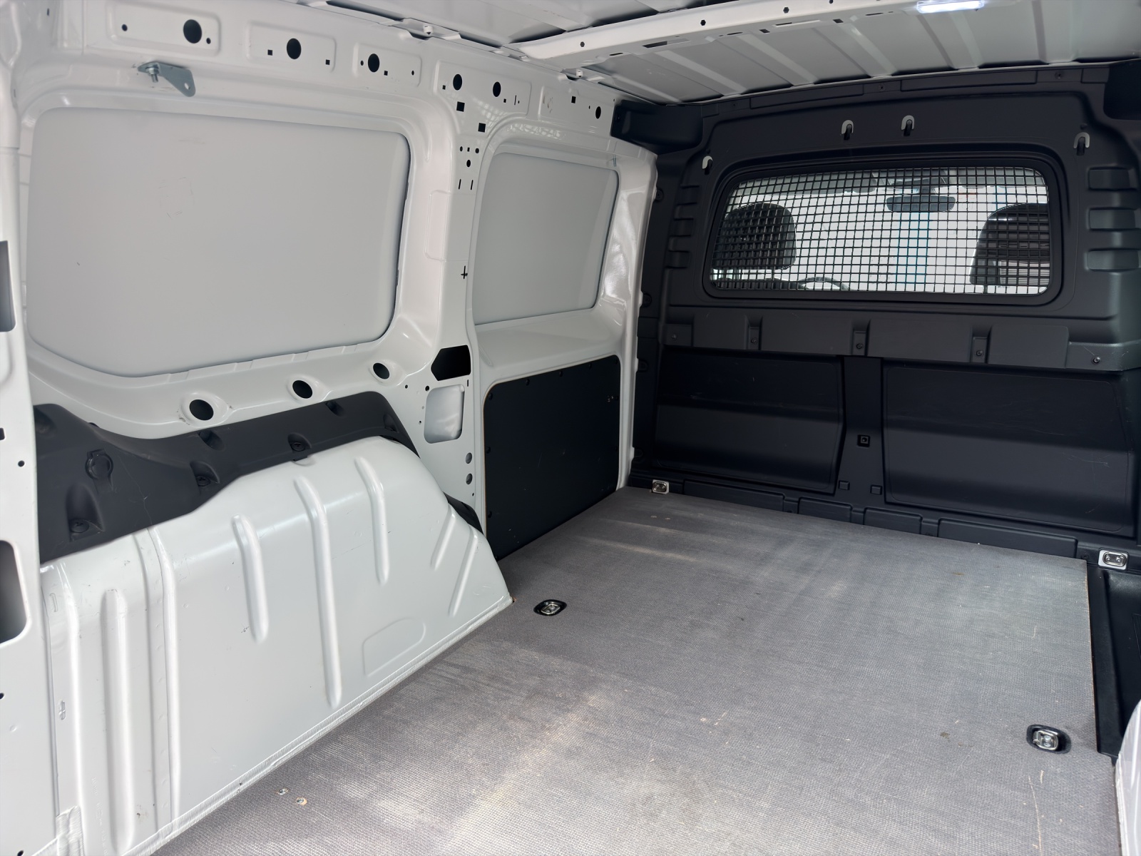 VW Caddy Cargo 2.0TDI Maxi-image-14