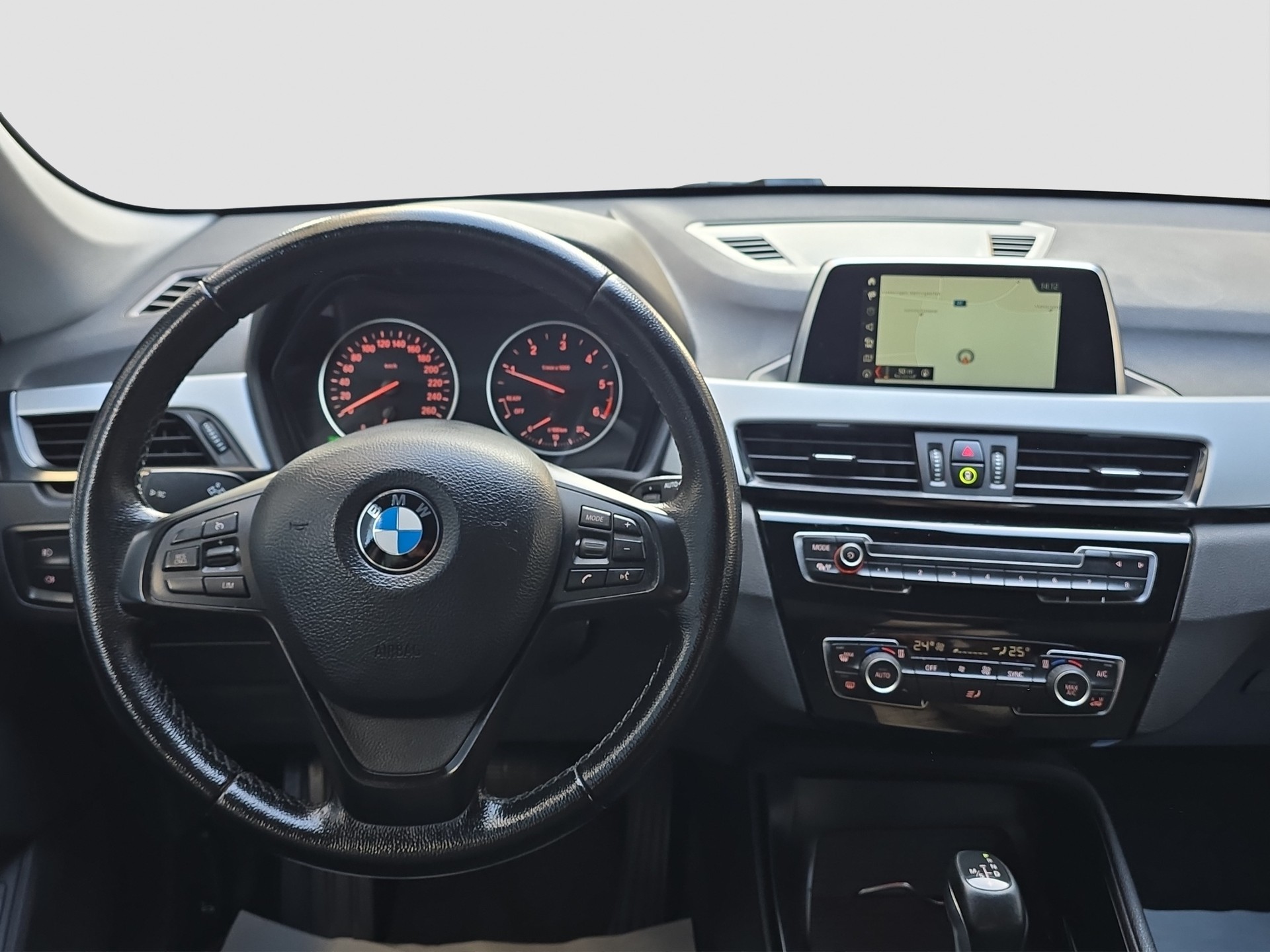 BMW X1 xDrive 18d Steptronic-image-12