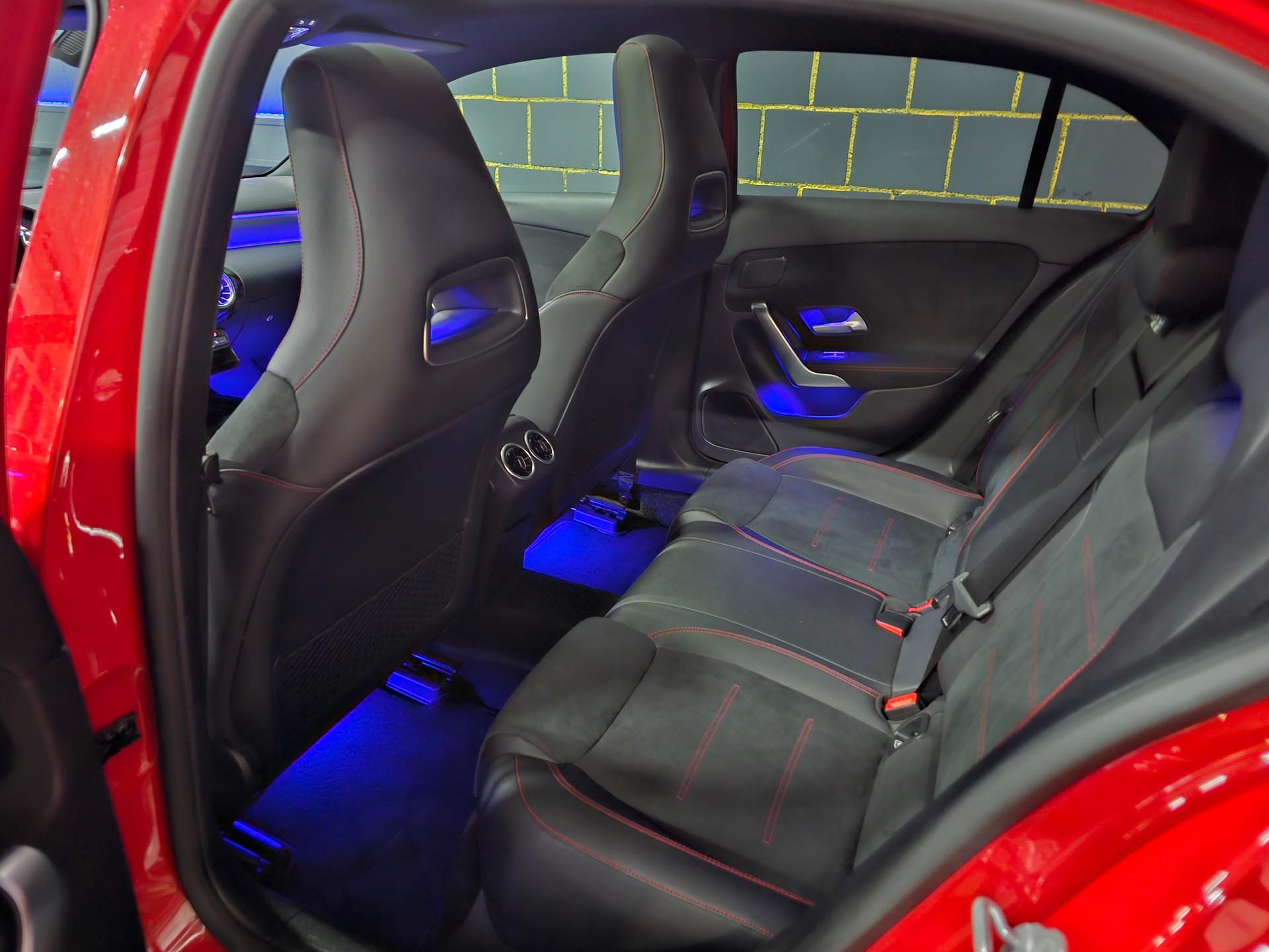 MERCEDES-BENZ A 250 4Matic AMG Line 4Matic 7G-DCT-image-12