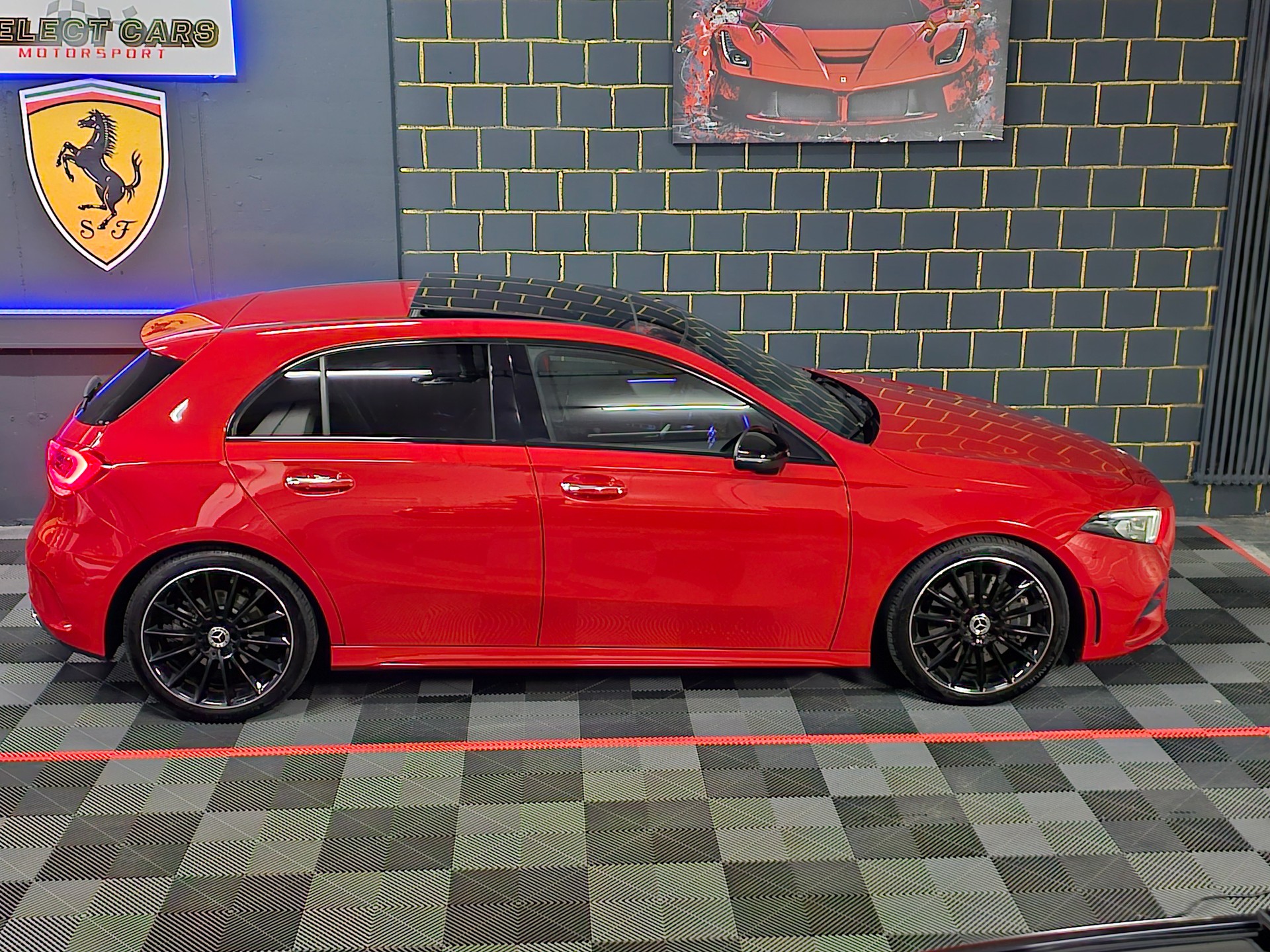 MERCEDES-BENZ A 250 4Matic AMG Line 4Matic 7G-DCT-image-4