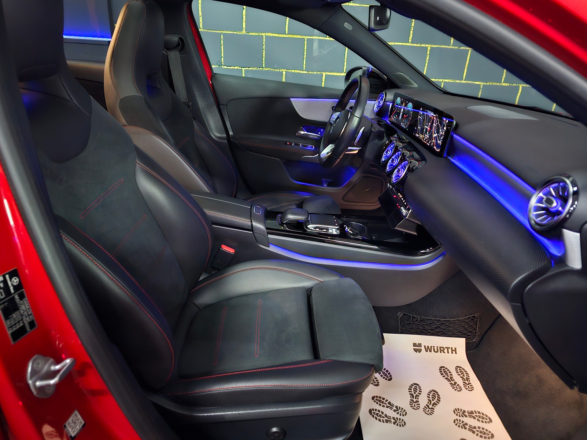 MERCEDES-BENZ A 250 4Matic AMG Line 4Matic 7G-DCT-image-9