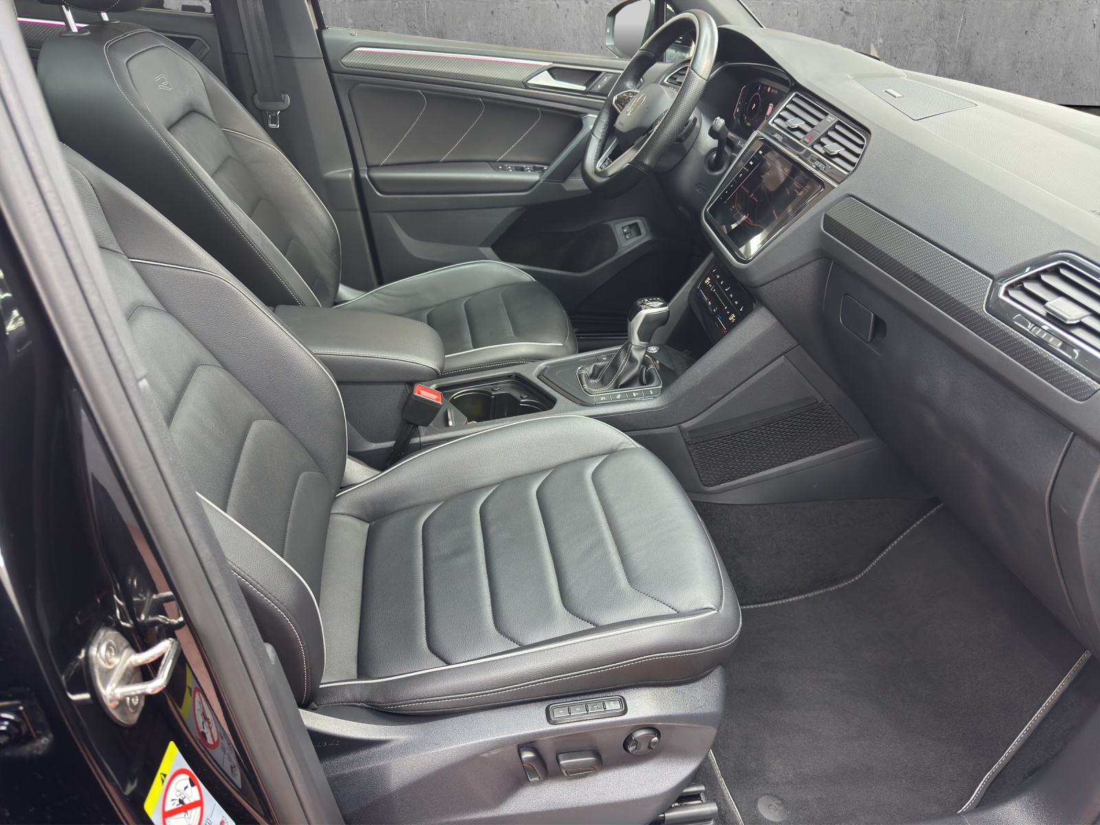 VW Tiguan 1.4TSI PHEV R-Line DSG-image-7