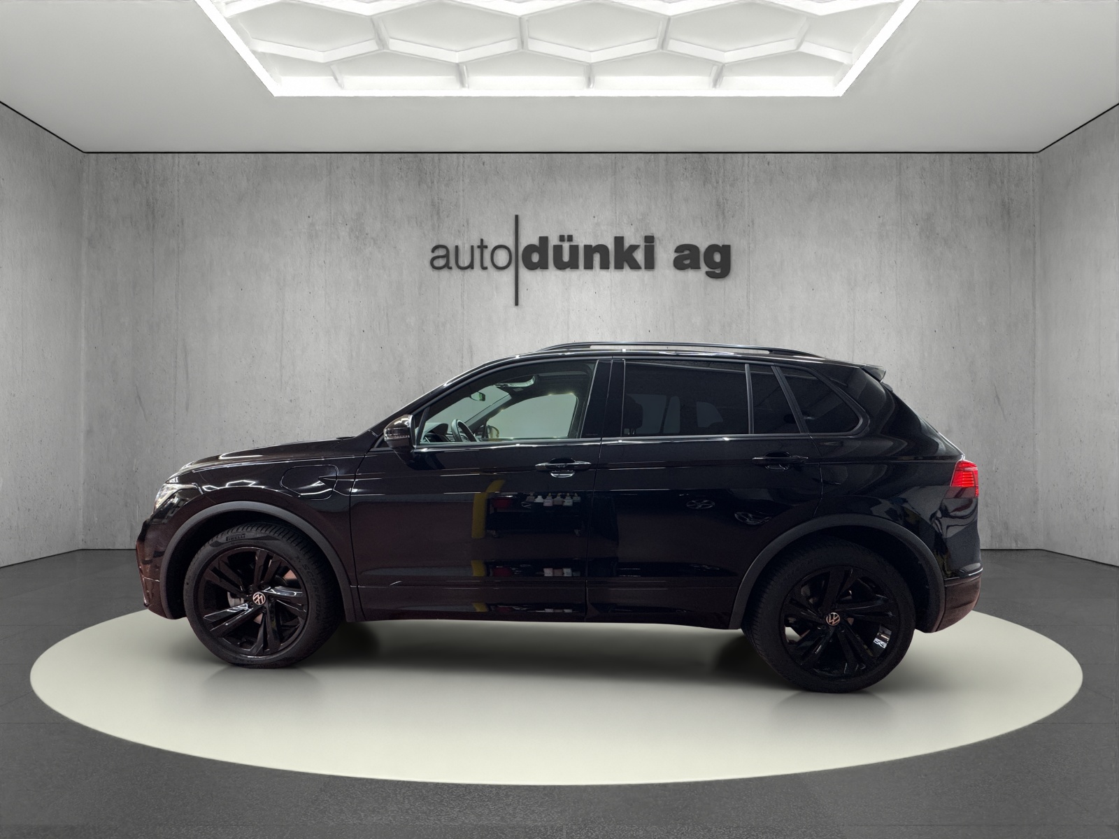 VW Tiguan 1.4TSI PHEV R-Line DSG-image-1