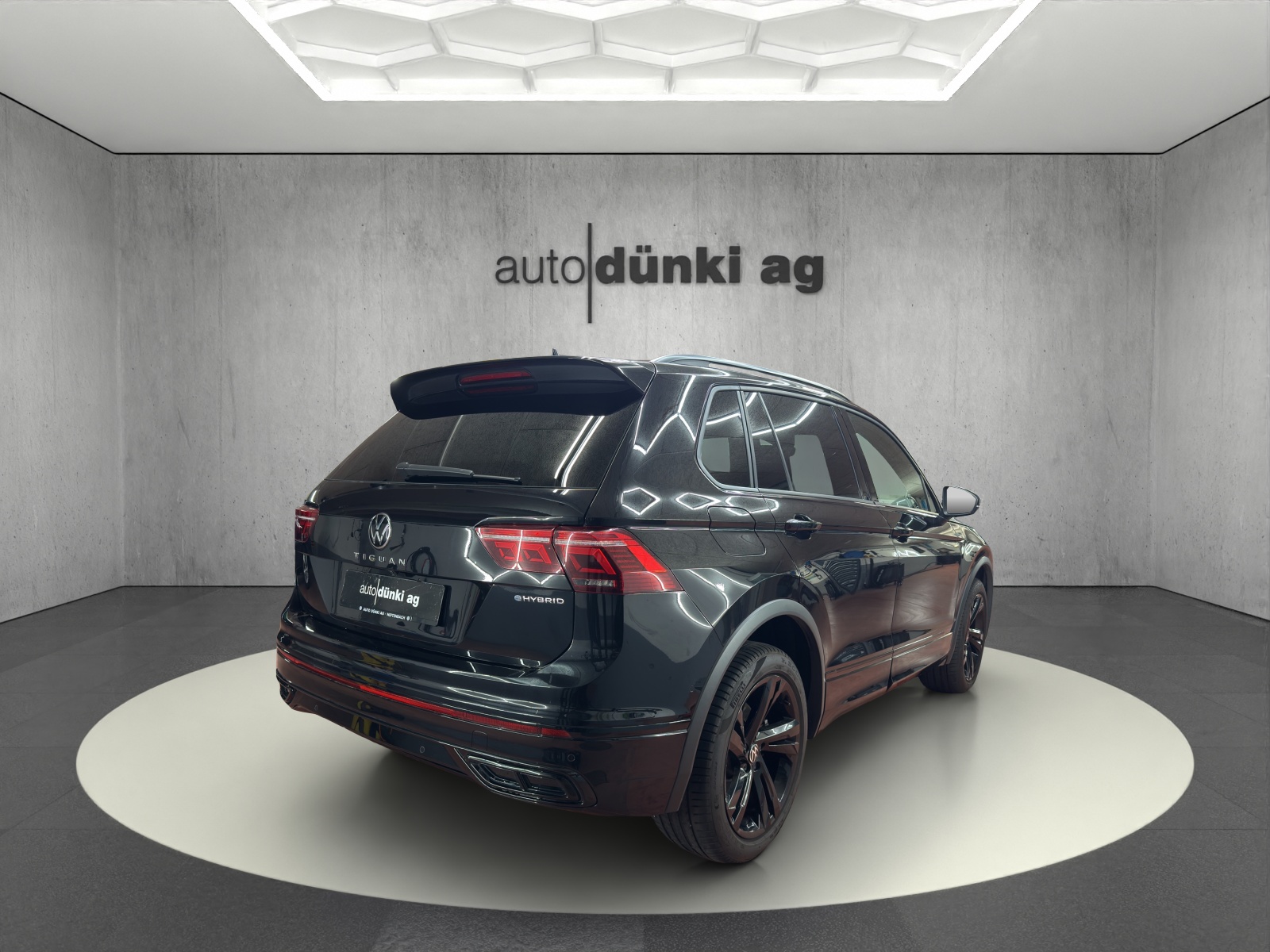 VW Tiguan 1.4TSI PHEV R-Line DSG-image-3