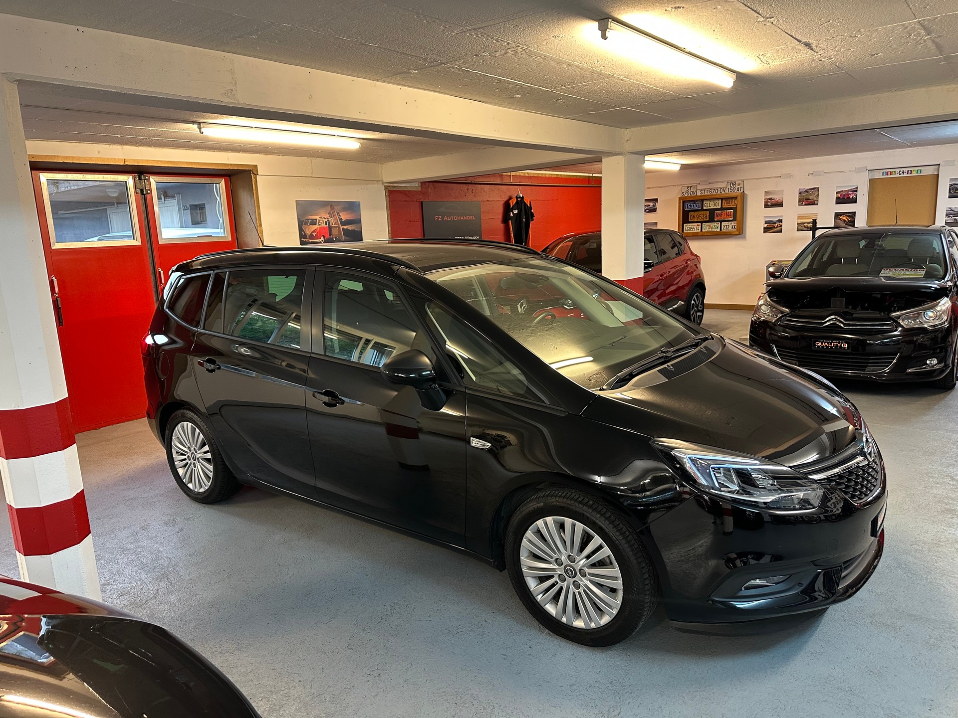 OPEL Zafira 1.6i Turbo Enjoy Automatic-image-1