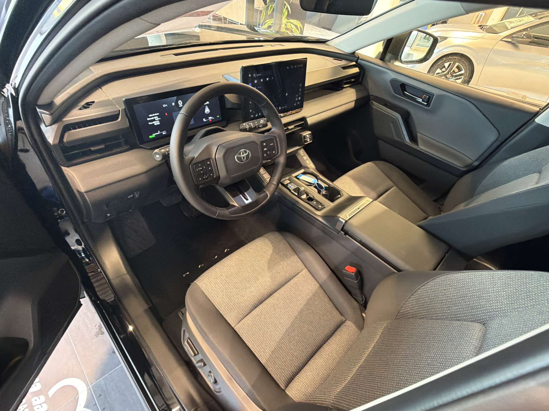 TOYOTA RAV-4 2.5 HSD Trend e-CVT AWD NEUES MODELL Automat-image-5