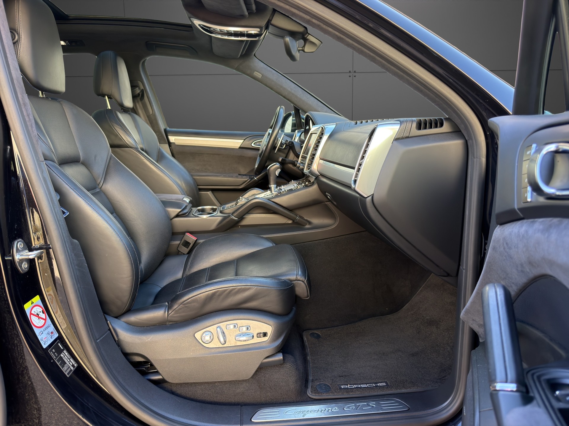 PORSCHE Cayenne GTS 420ps Pano Frisch MFK AHK-image-14