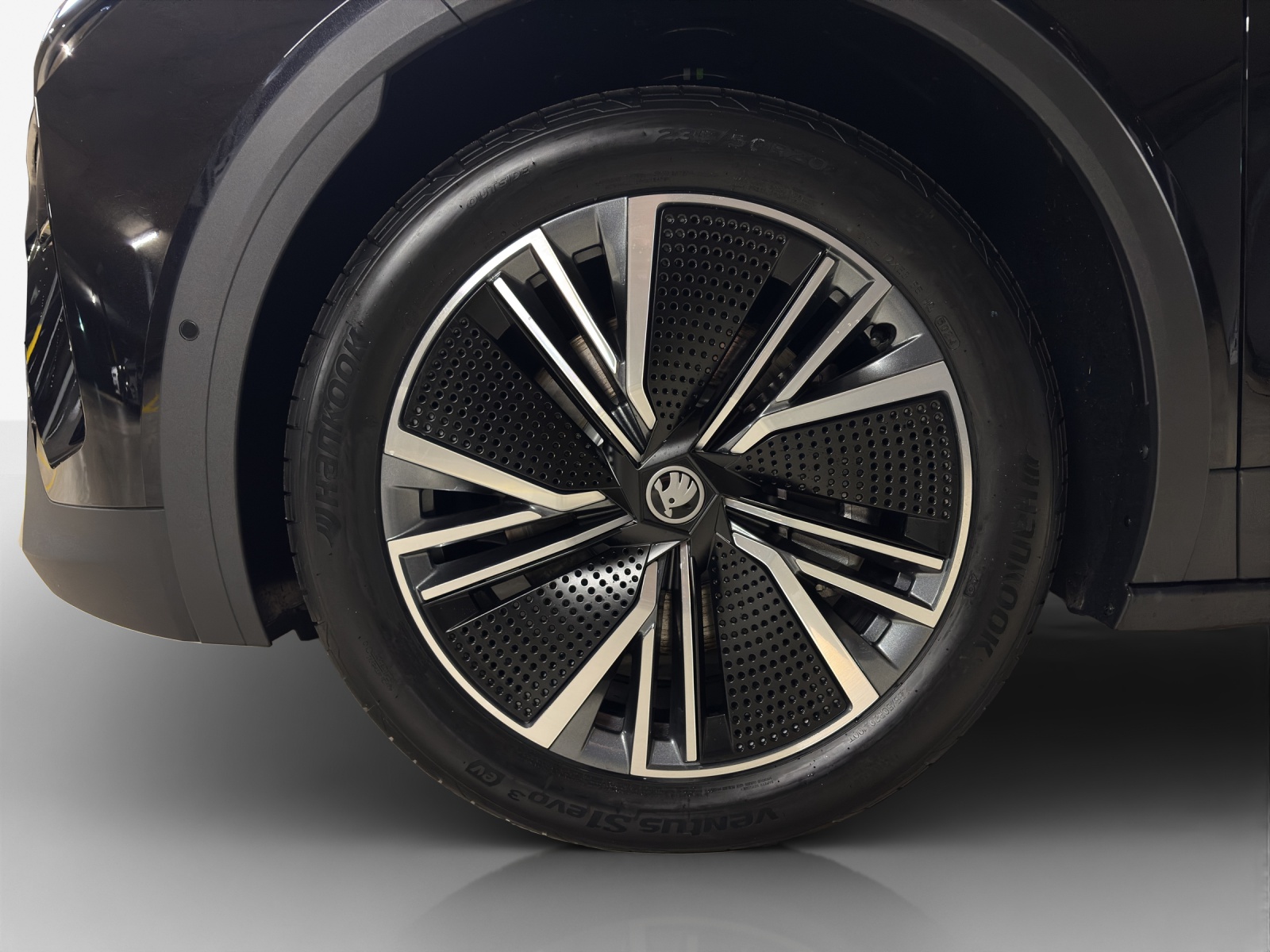 SKODA Elroq 85-image-13