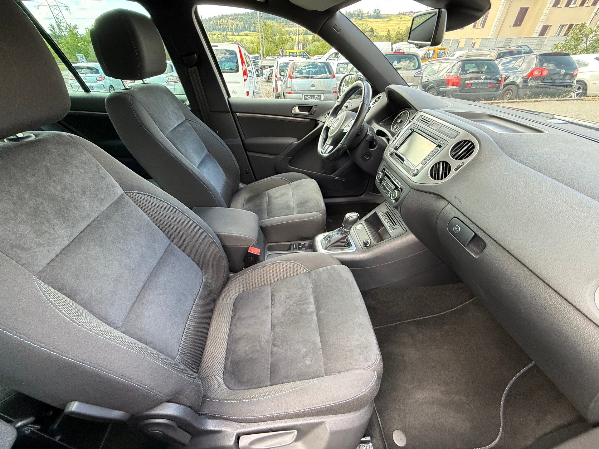 VW Tiguan 2.0 TDI BlueMotion Sport&Style 4Motion DSG-image-6