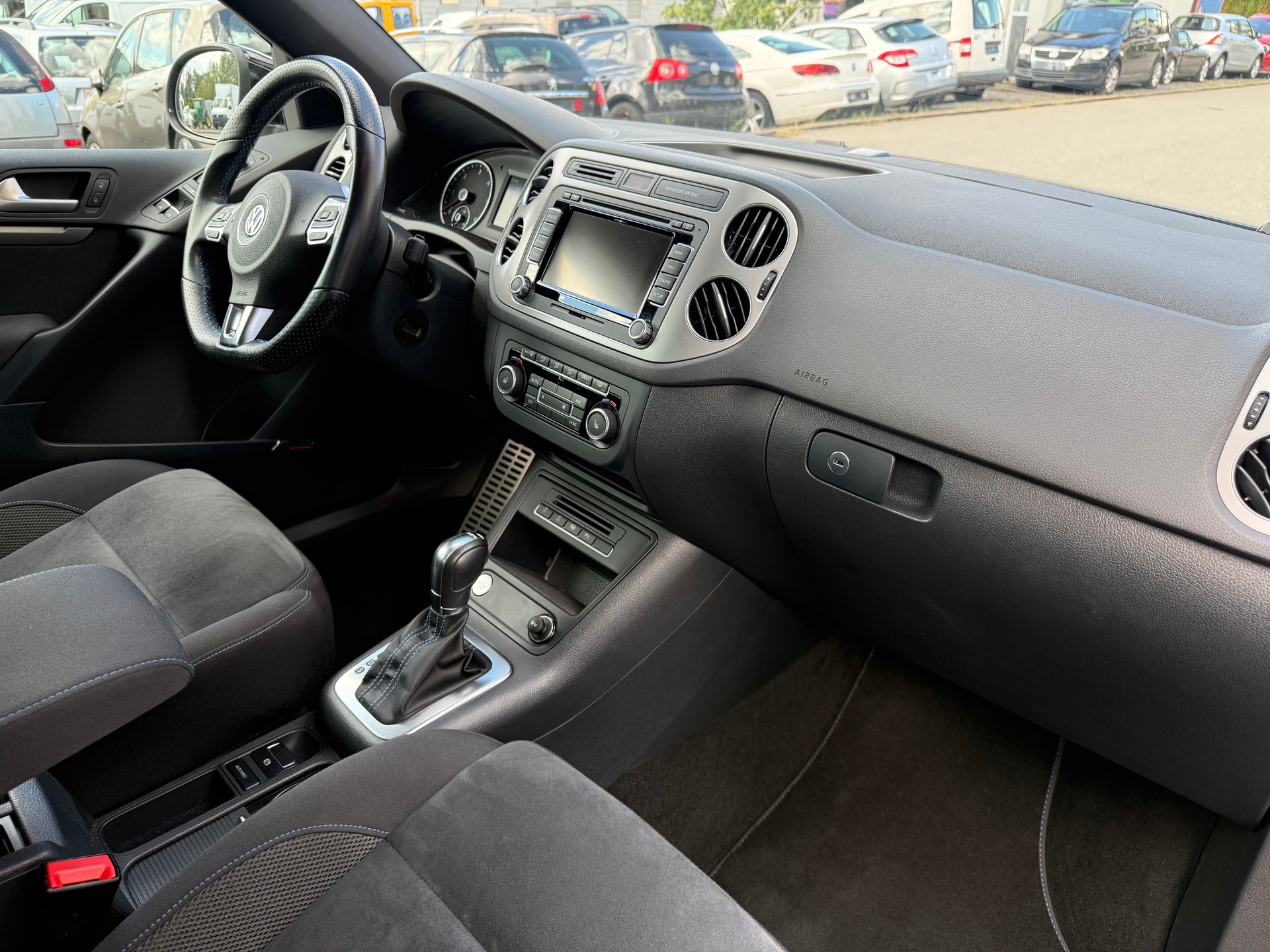 VW Tiguan 2.0 TDI BlueMotion Sport&Style 4Motion DSG-image-5