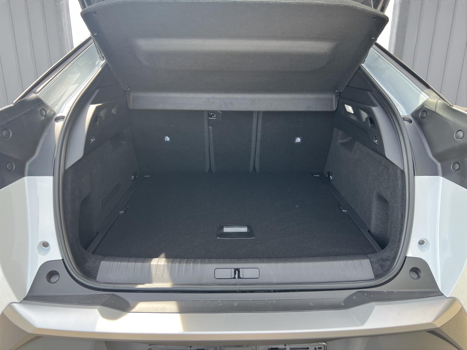 PEUGEOT 3008 long range e-Allure-image-12