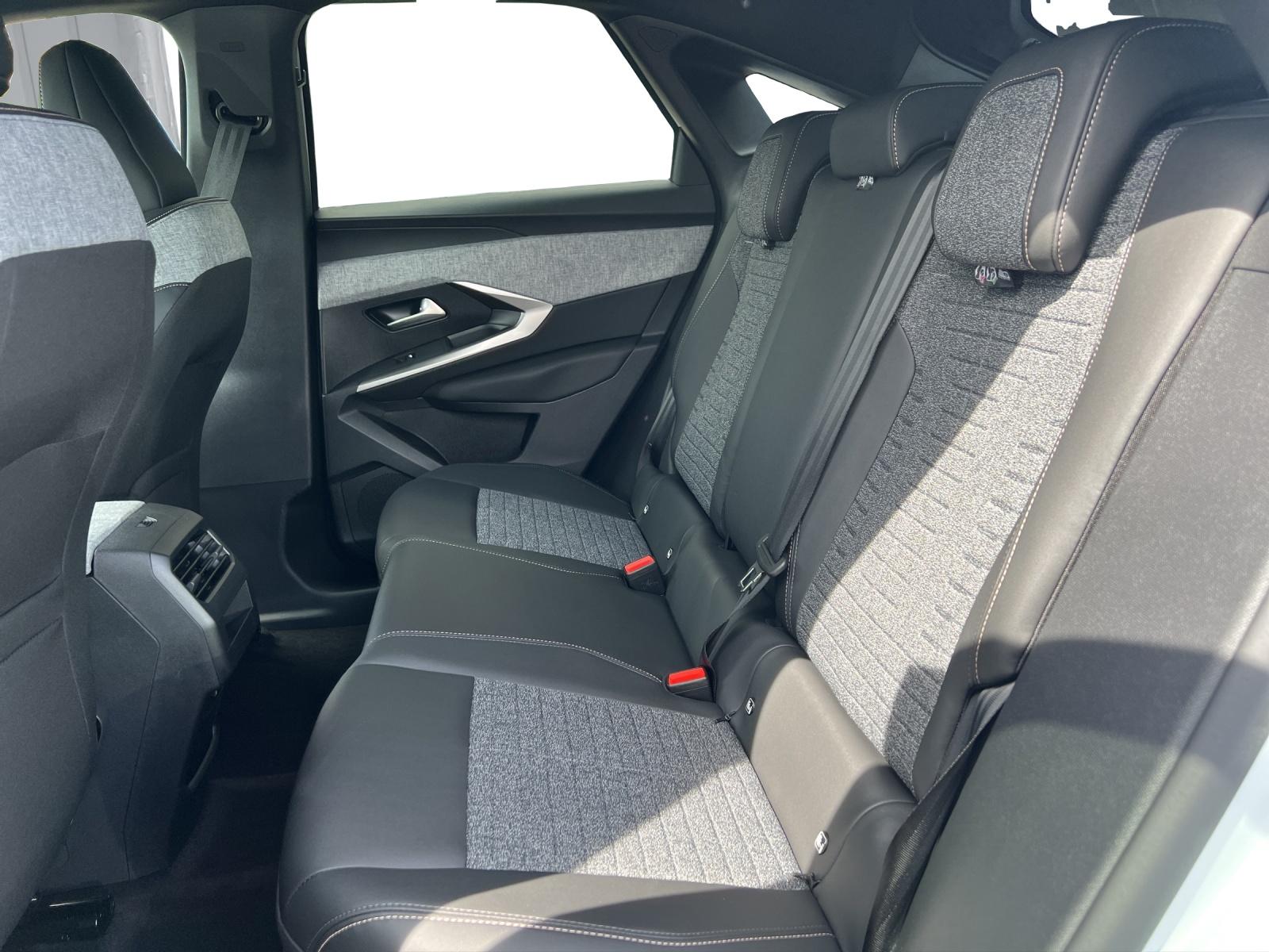 PEUGEOT 3008 long range e-Allure-image-11