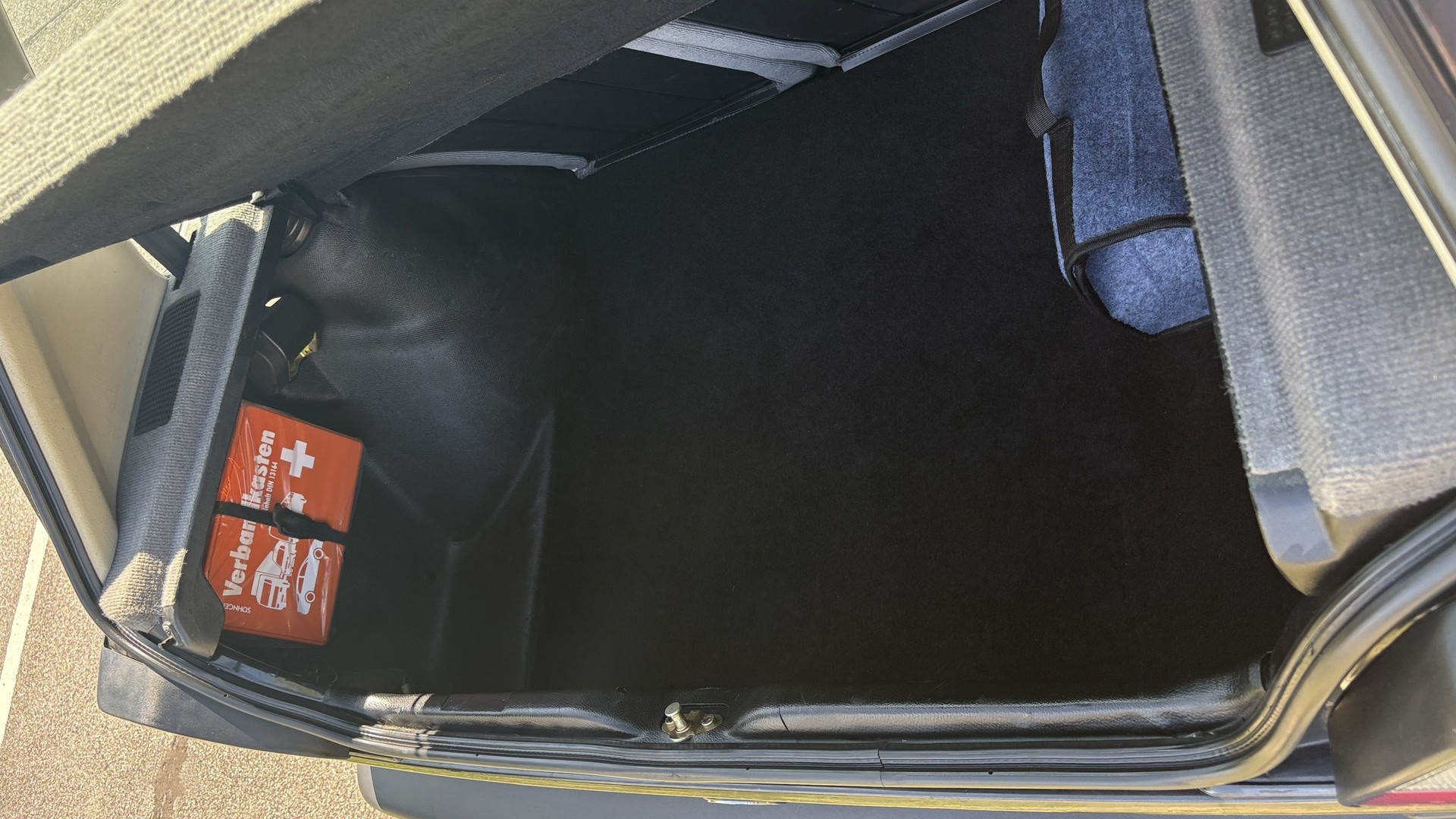 VW 1.8 GL-image-9