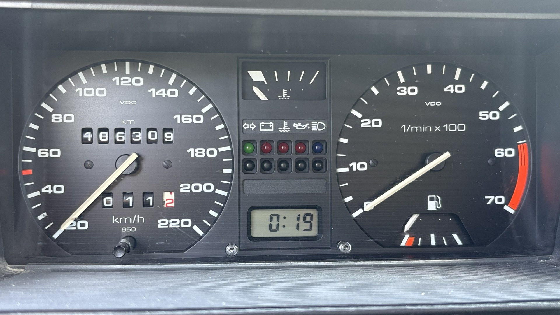 VW 1.8 GL-image-7