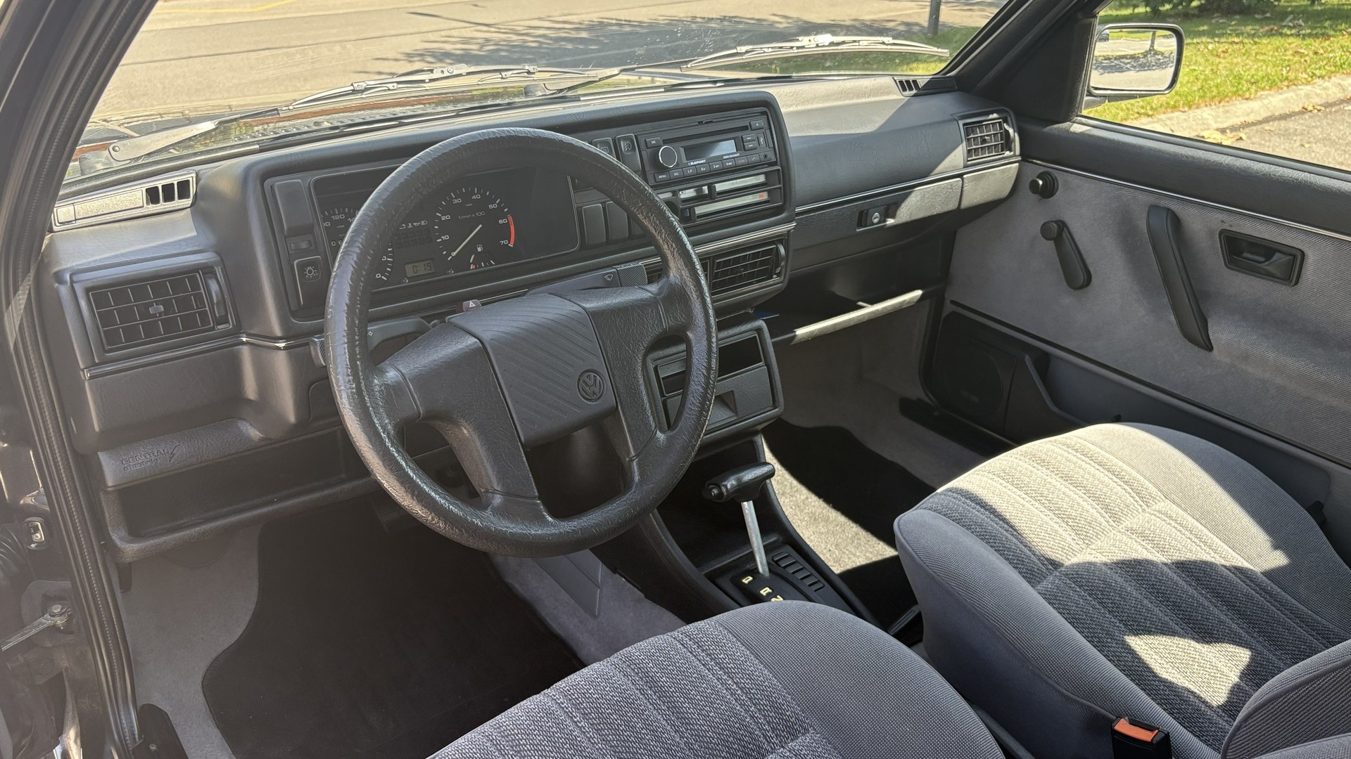 VW 1.8 GL-image-6